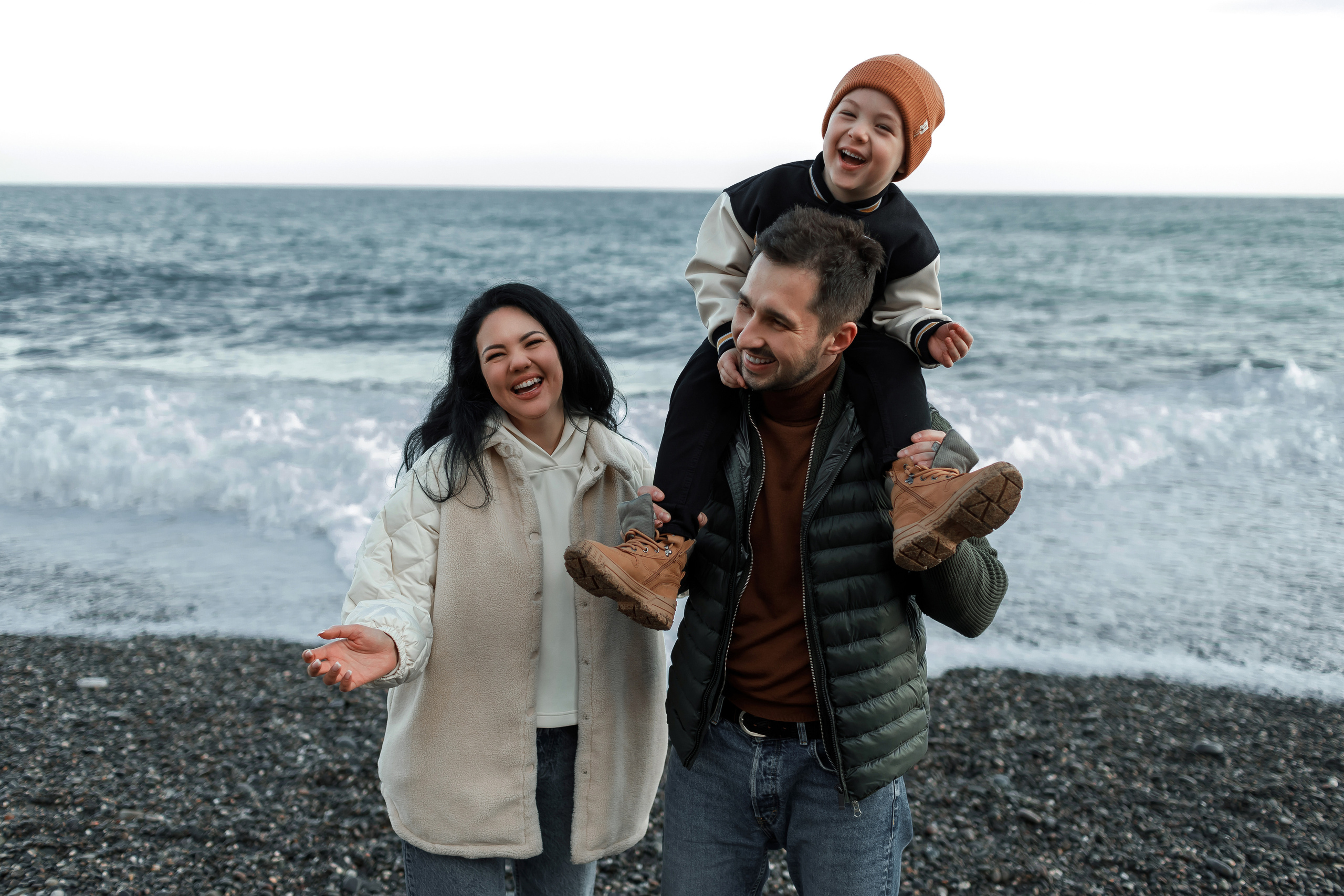 Семейная съёмка у моря. Свадебный и семейный фотограф в Крыму и Севастополе Дарья Королева