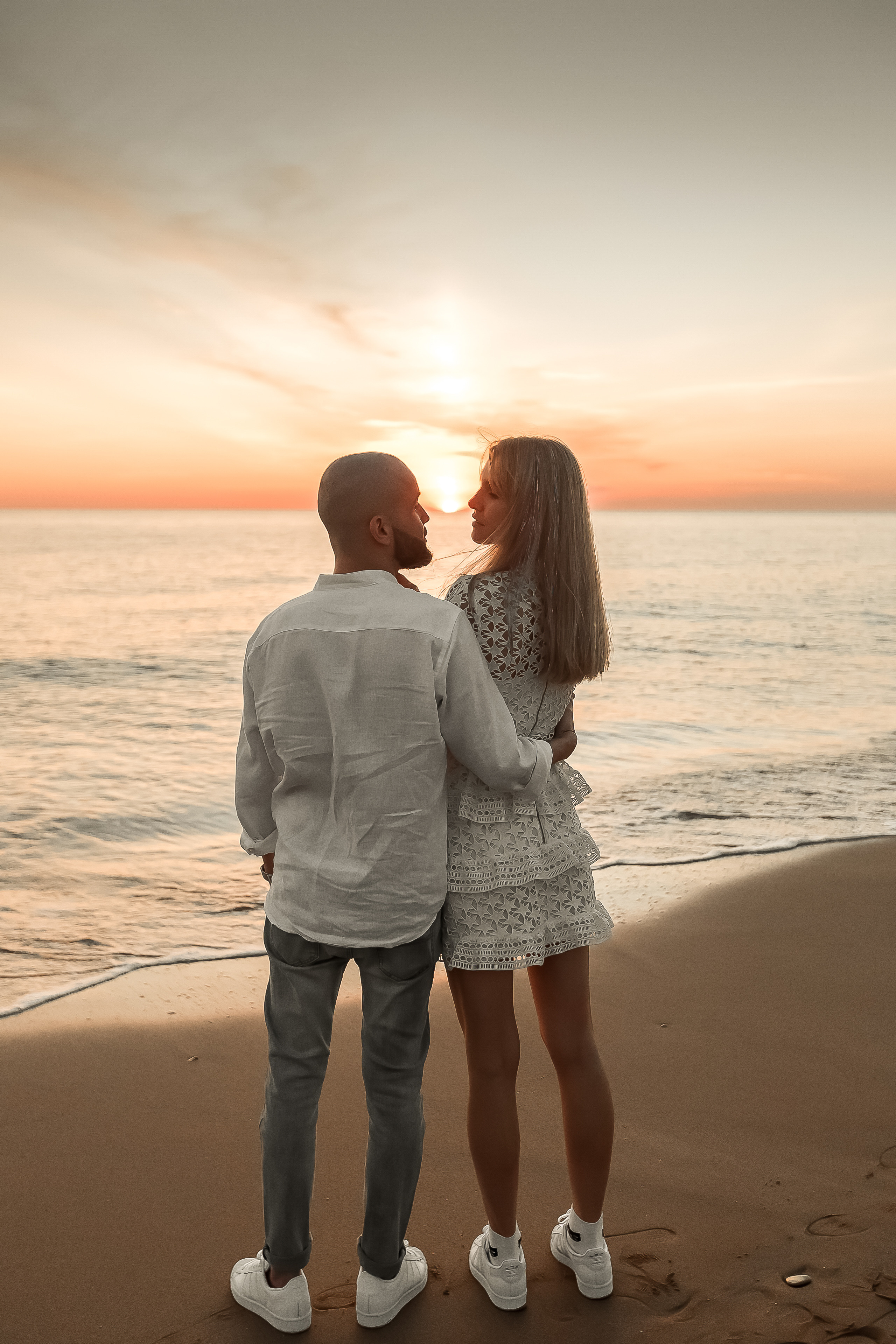 Влад и Валя прогулка у моря. Свадебный и семейный фотограф в Крыму и Севастополе Дарья Королева