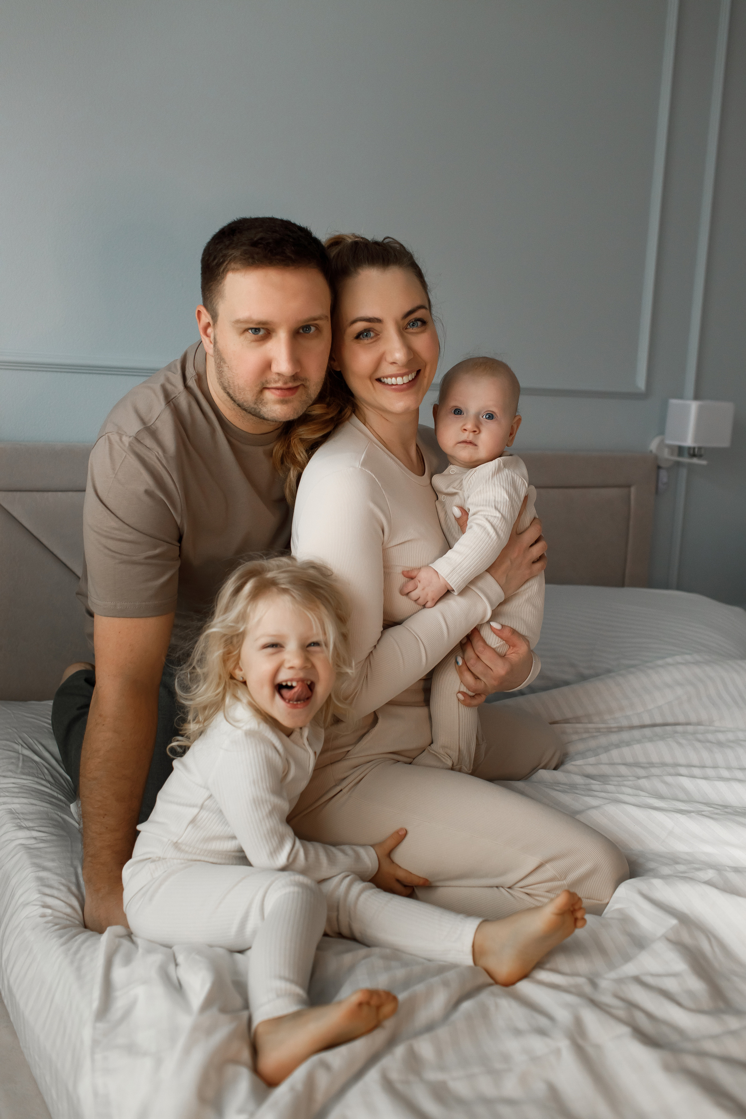 Ева, Маша и родители. Свадебный и семейный фотограф в Крыму и Севастополе Дарья Королева