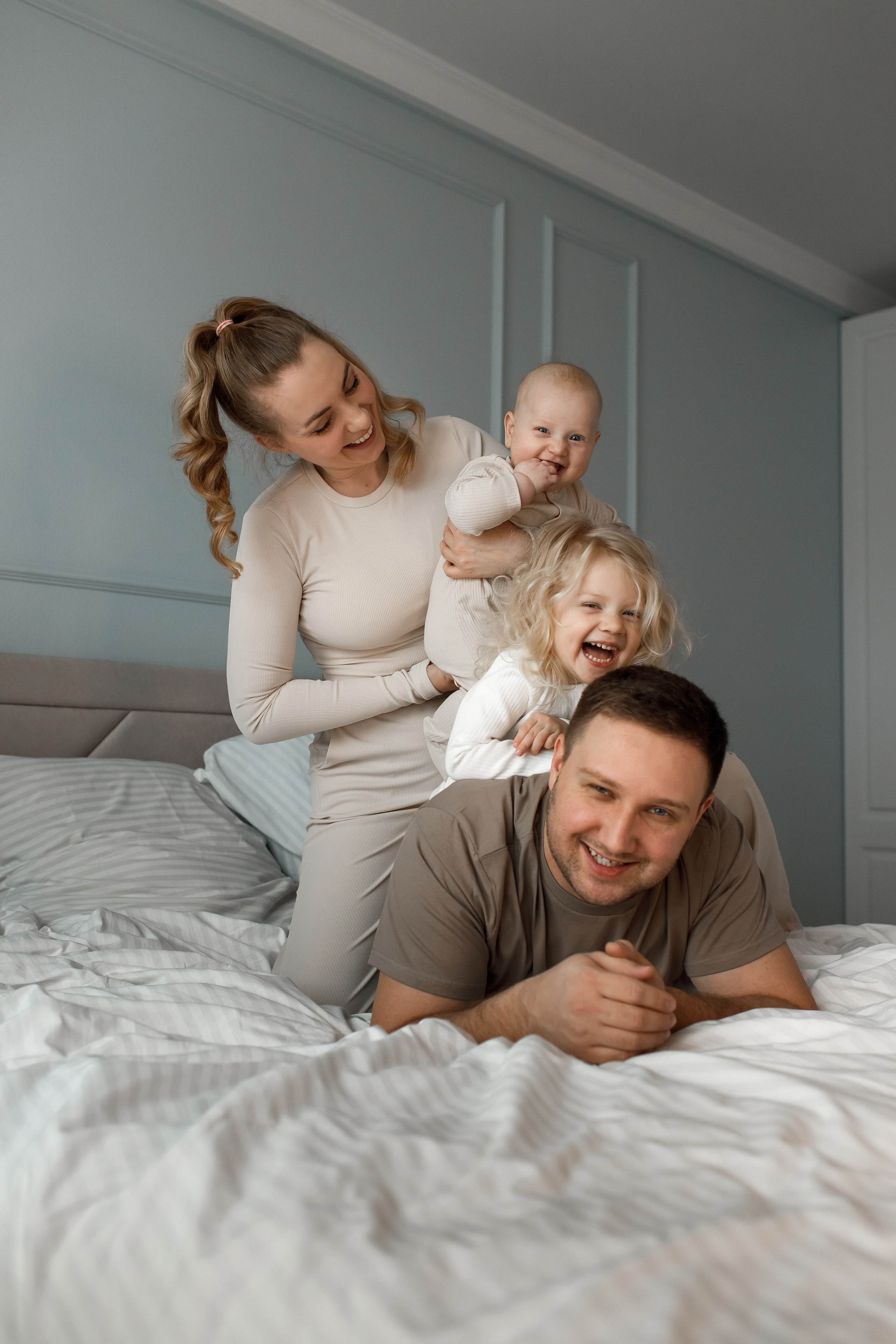 Ева, Маша и родители. Свадебный и семейный фотограф в Крыму и Севастополе Дарья Королева