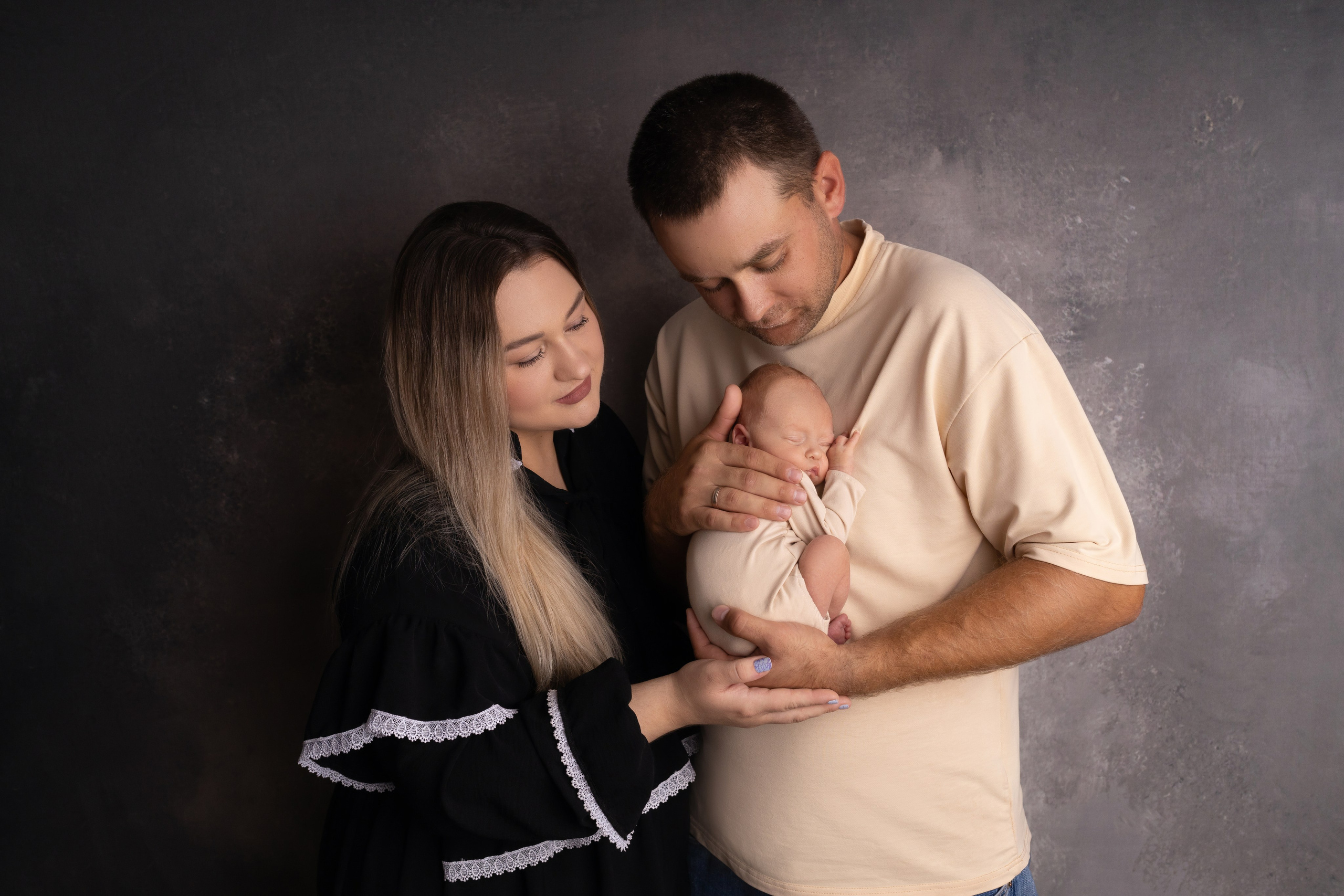 Семейные кадры от Elvira Kamaeva. Фотограф новорожденных малышей в Омске и Омской области Эльвира Камаева