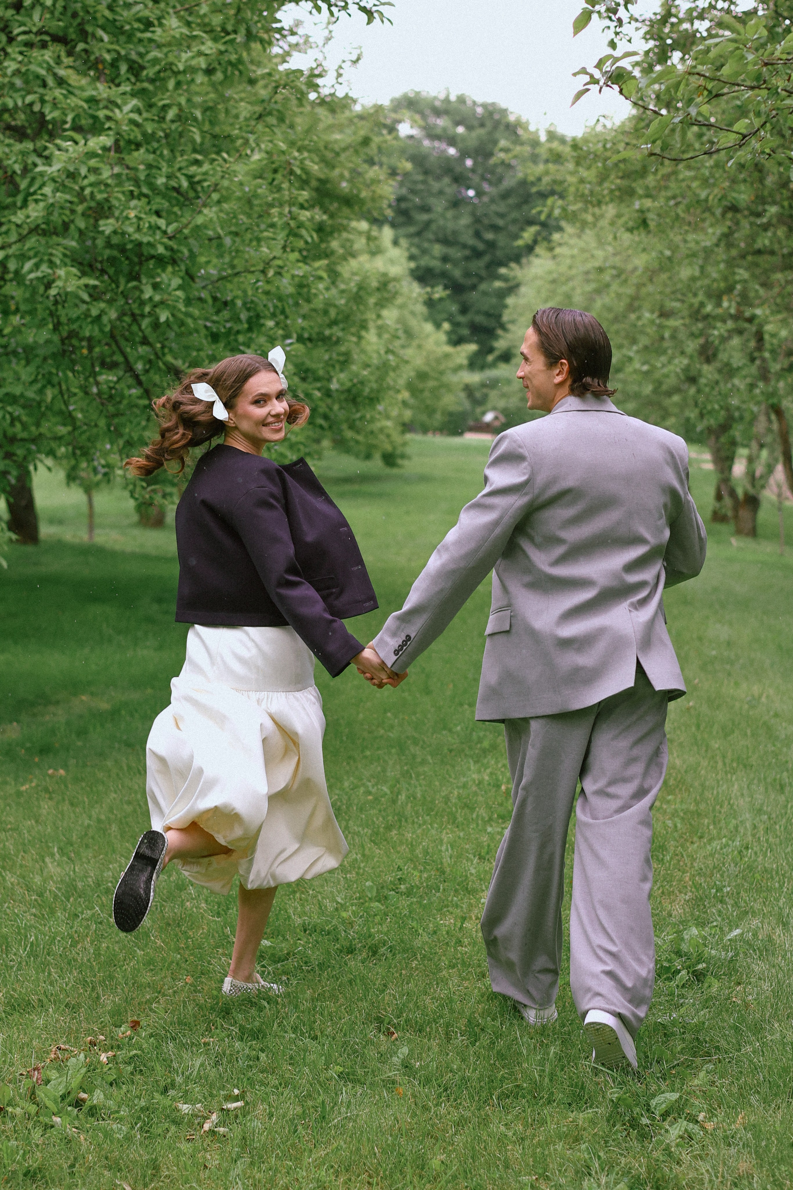 Дмитрий и Дарья. Свадебная прогулка в парке с собаками. Семейный и свадебный фотограф в Москве и области EVGENIA SAVI