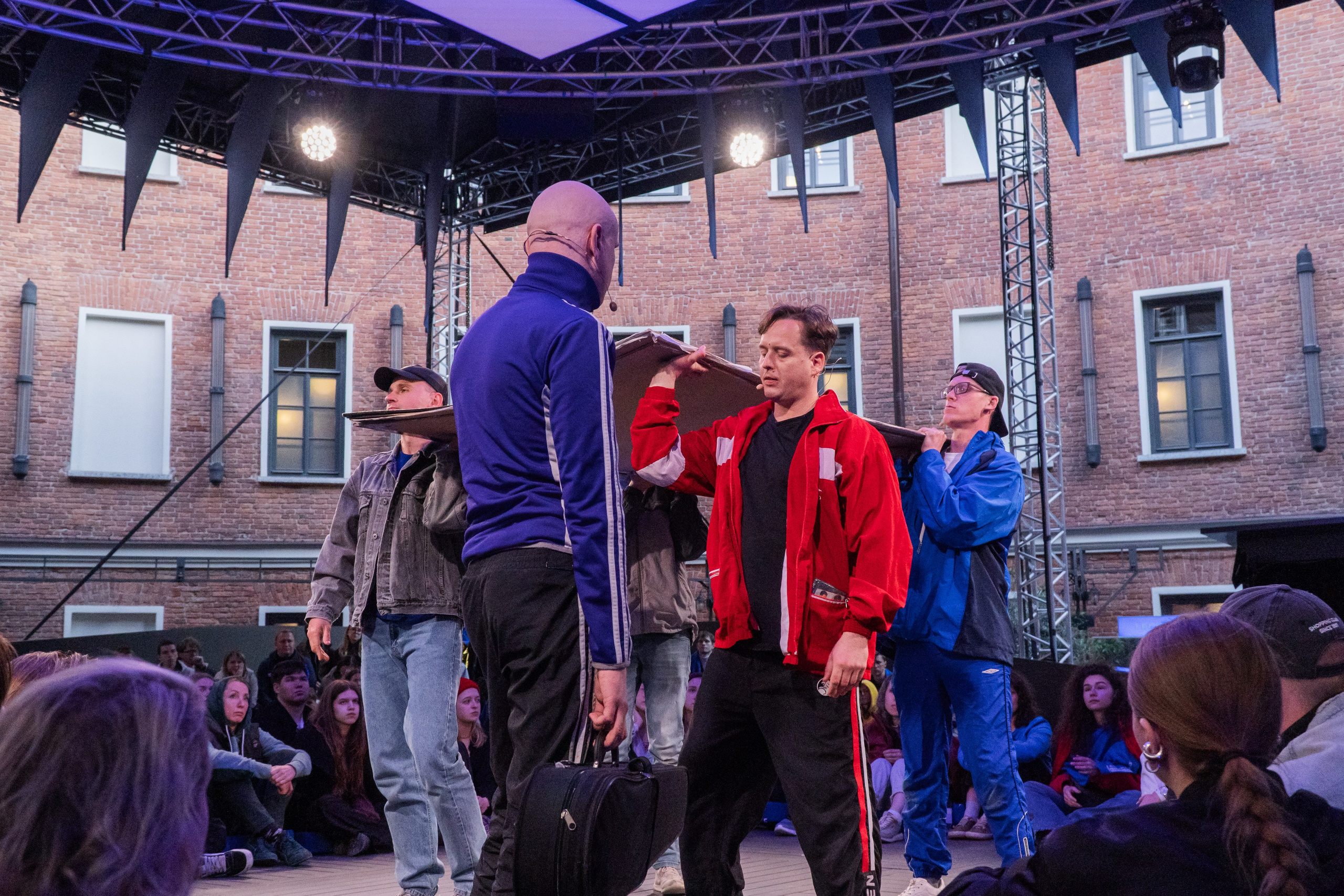 Квадрат: badtheatre. Фотограф в Санкт-Петербурге Авдотья Благовещенская