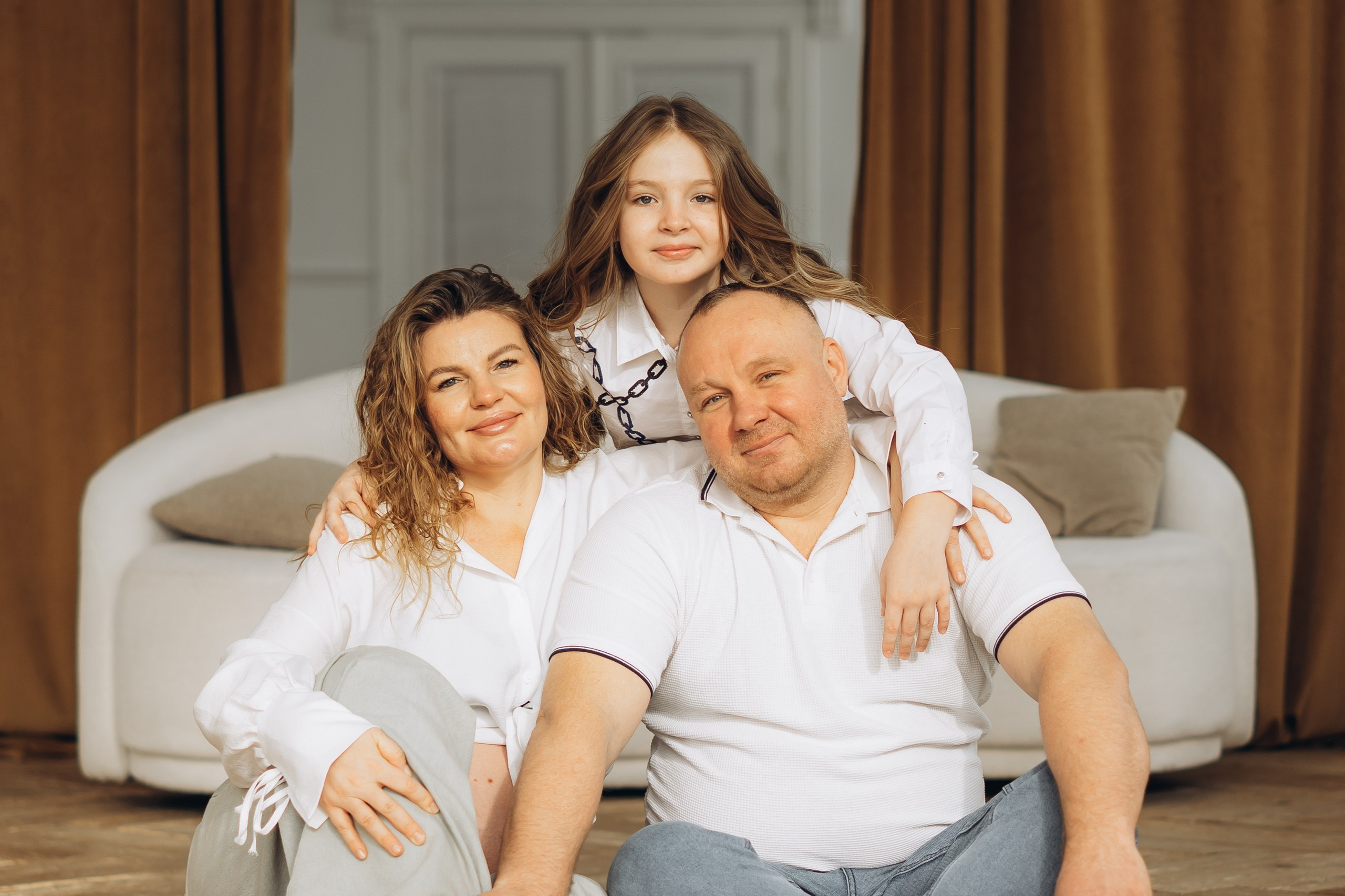 Беременность съемка семьи в студии. Фотограф Екатеринбург Кокшарова Александра