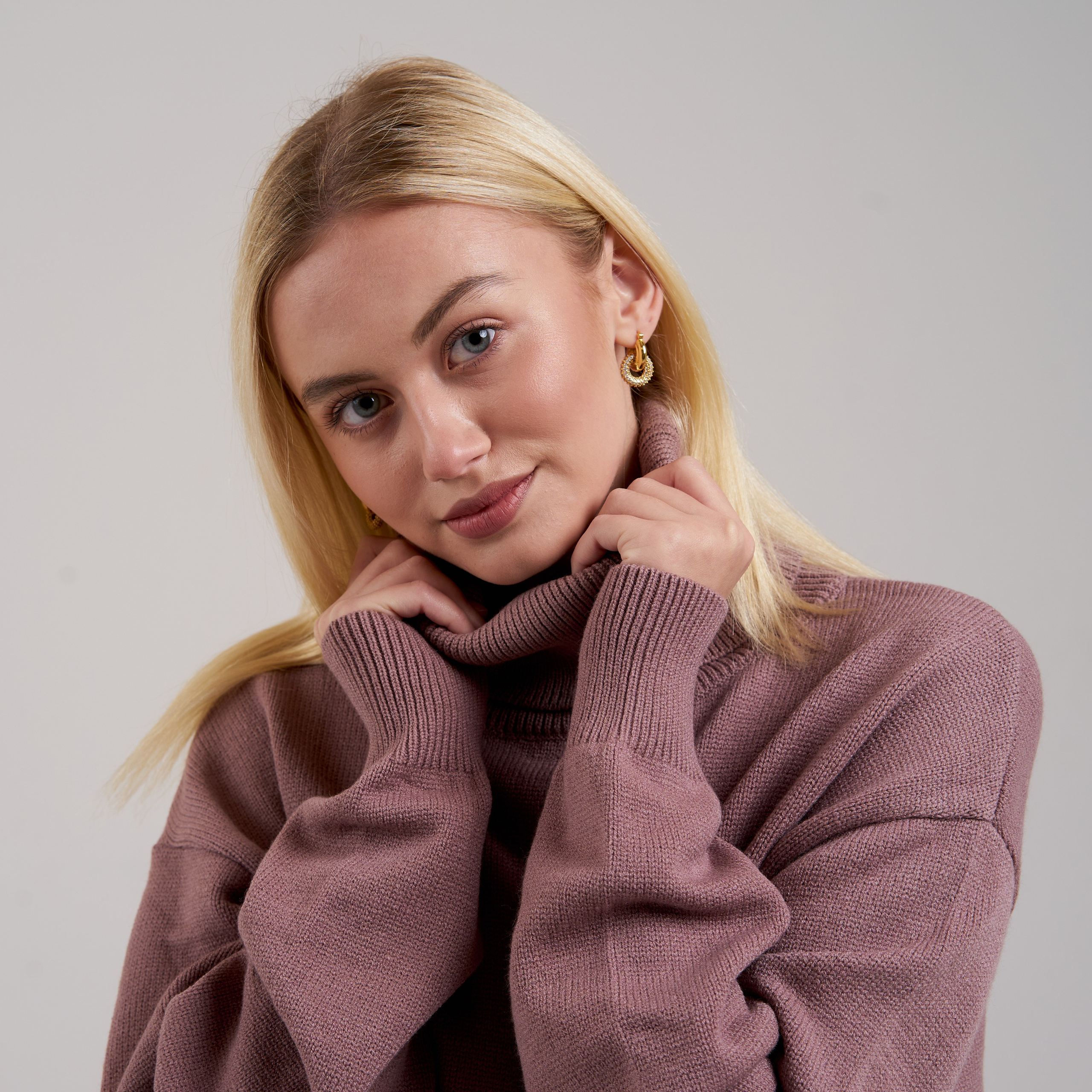 Съемка для рекламы одежды на маркетплейсах. Фотограф Екатеринбург Кокшарова Александра