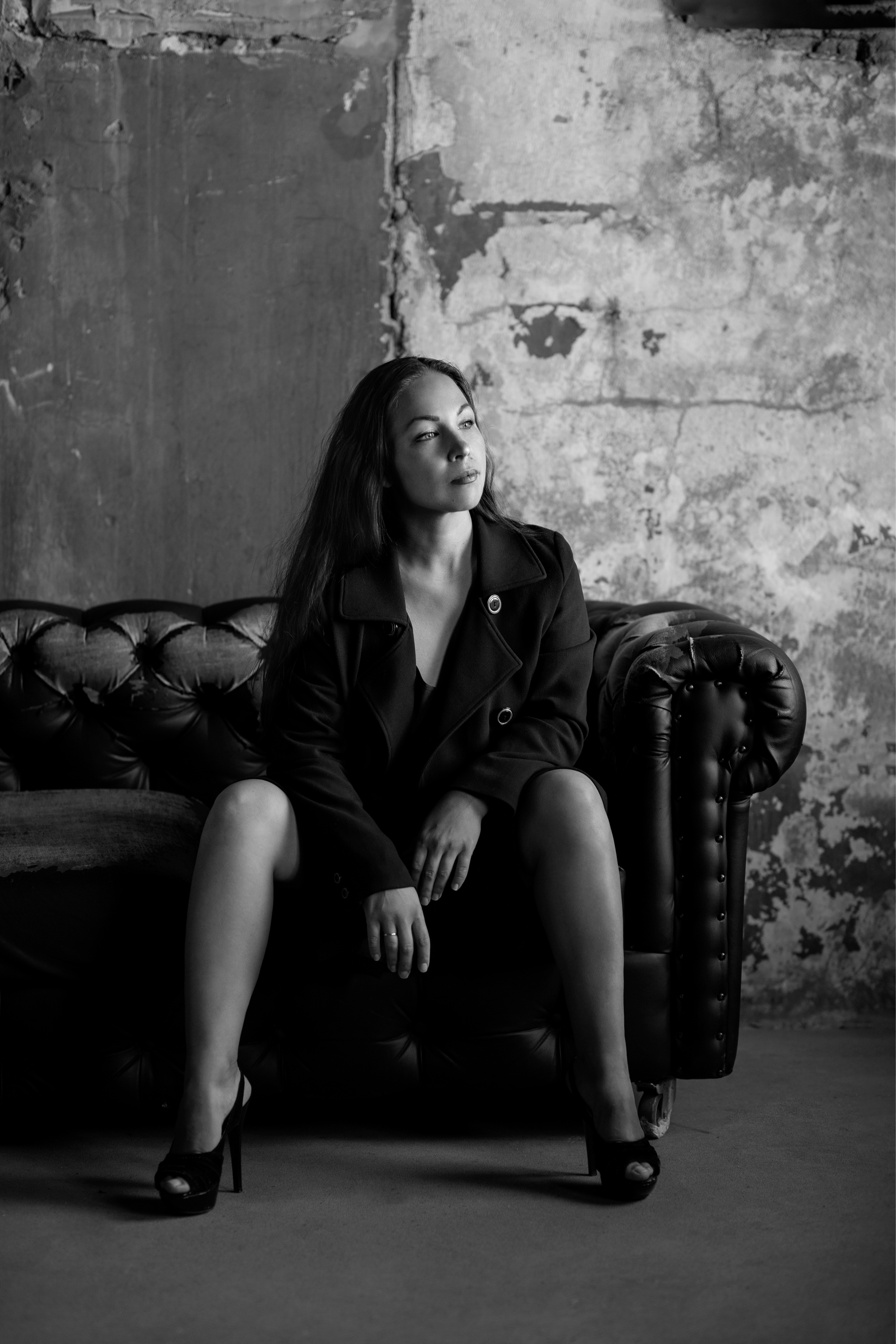 Чёрное пальто. Фотограф в Санкт-Петербурге