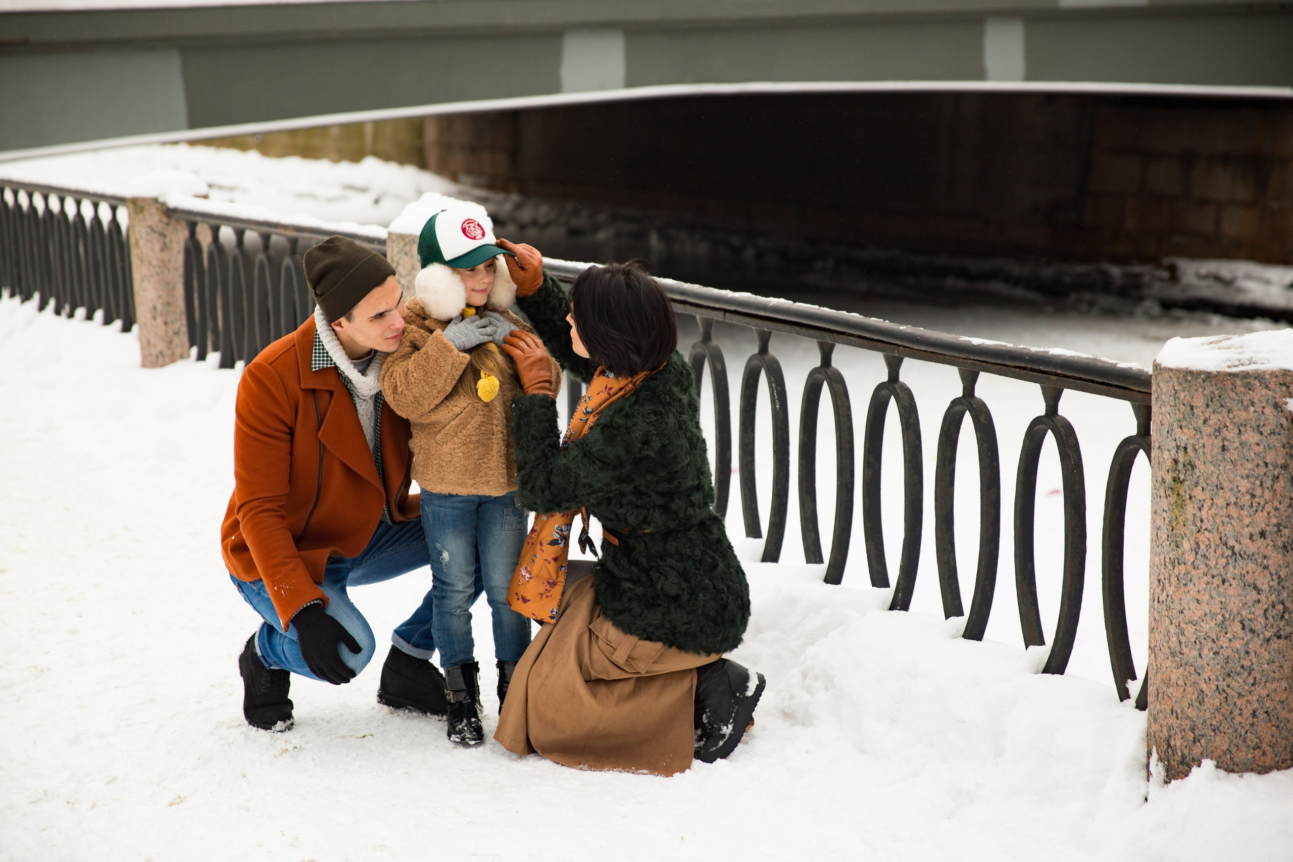 Фотосъемка семьи в городских пейзажах. Свадебный и портретный фотограф в Санкт-Петербурге Надежда Чечулина