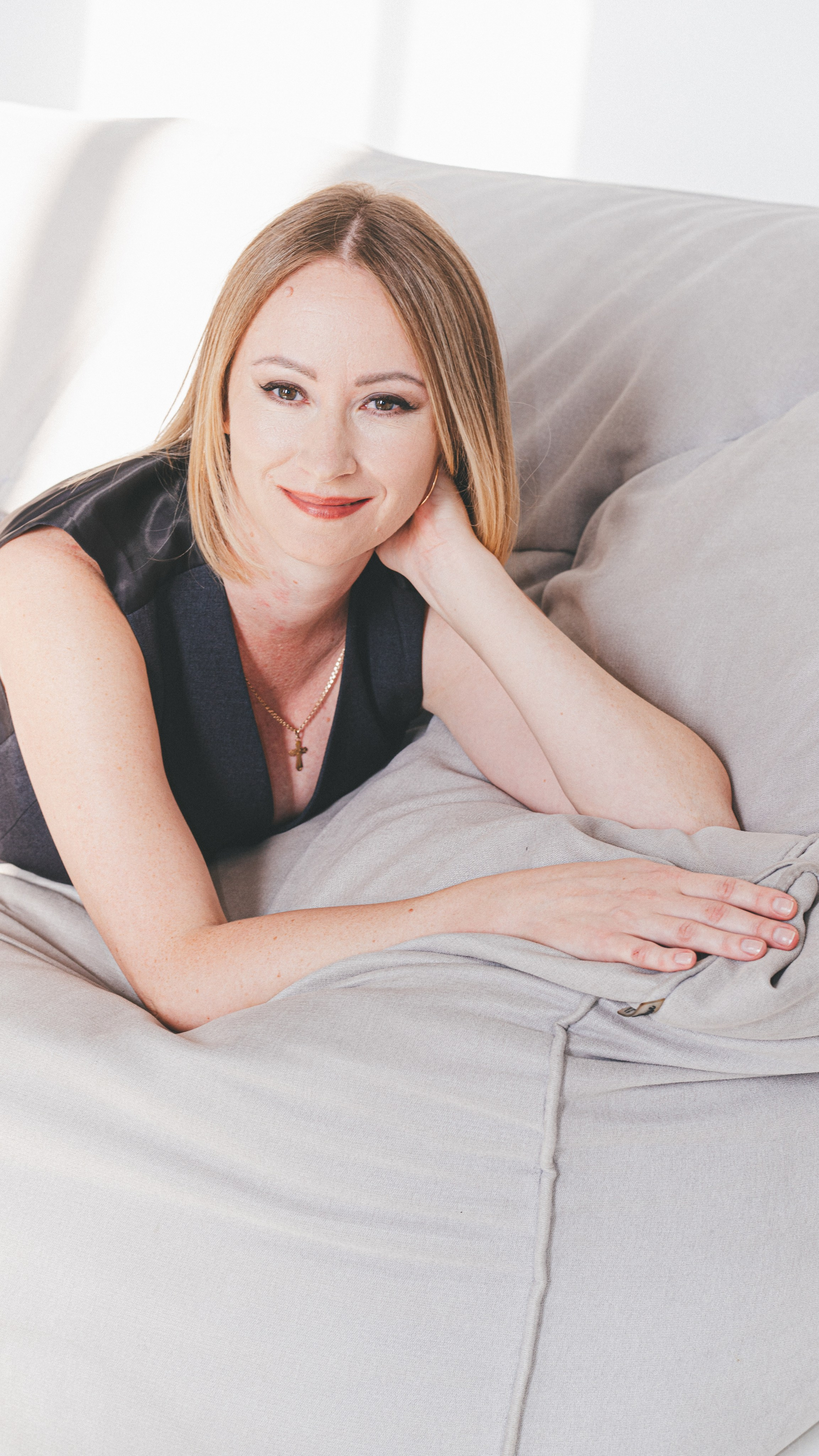 Женские студийные портреты. Главная