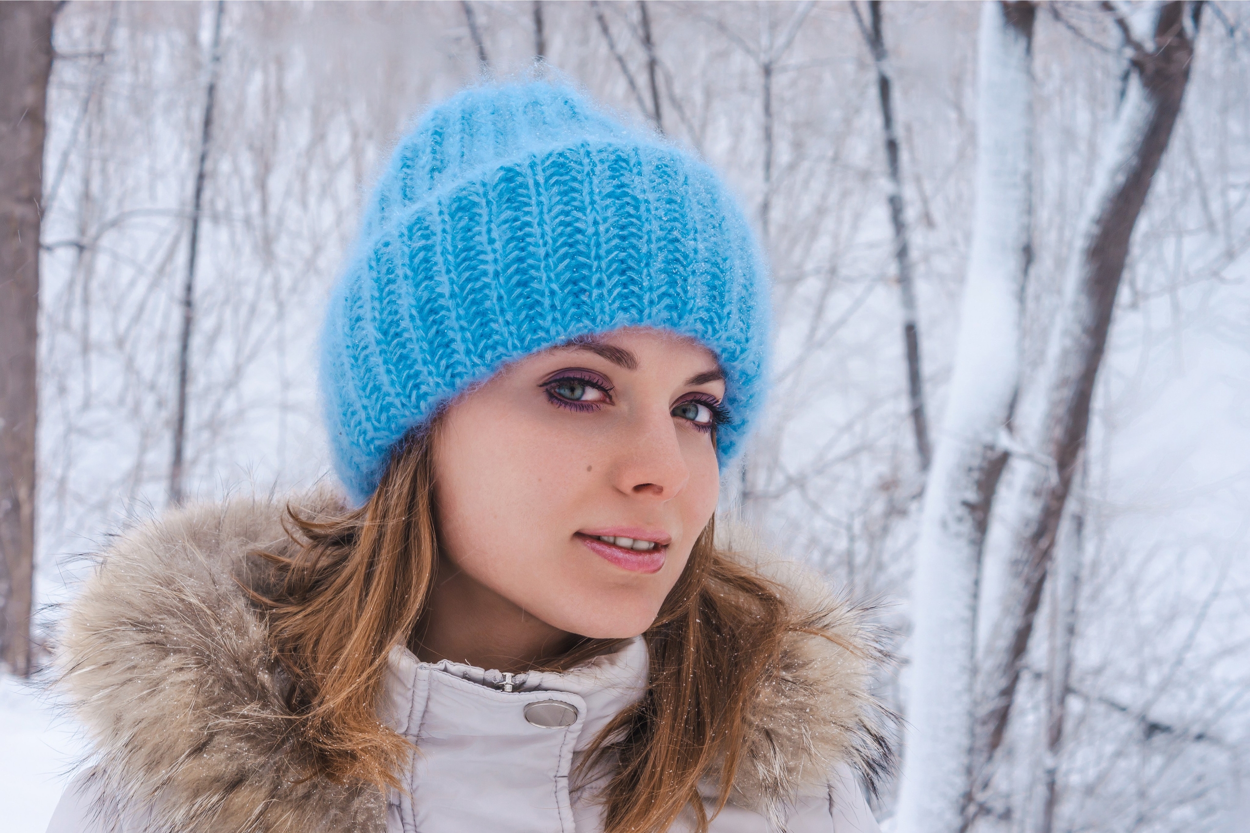 Портретные фотографии девушек на прогулке. Фотограф Евгений Колотилин в Самаре