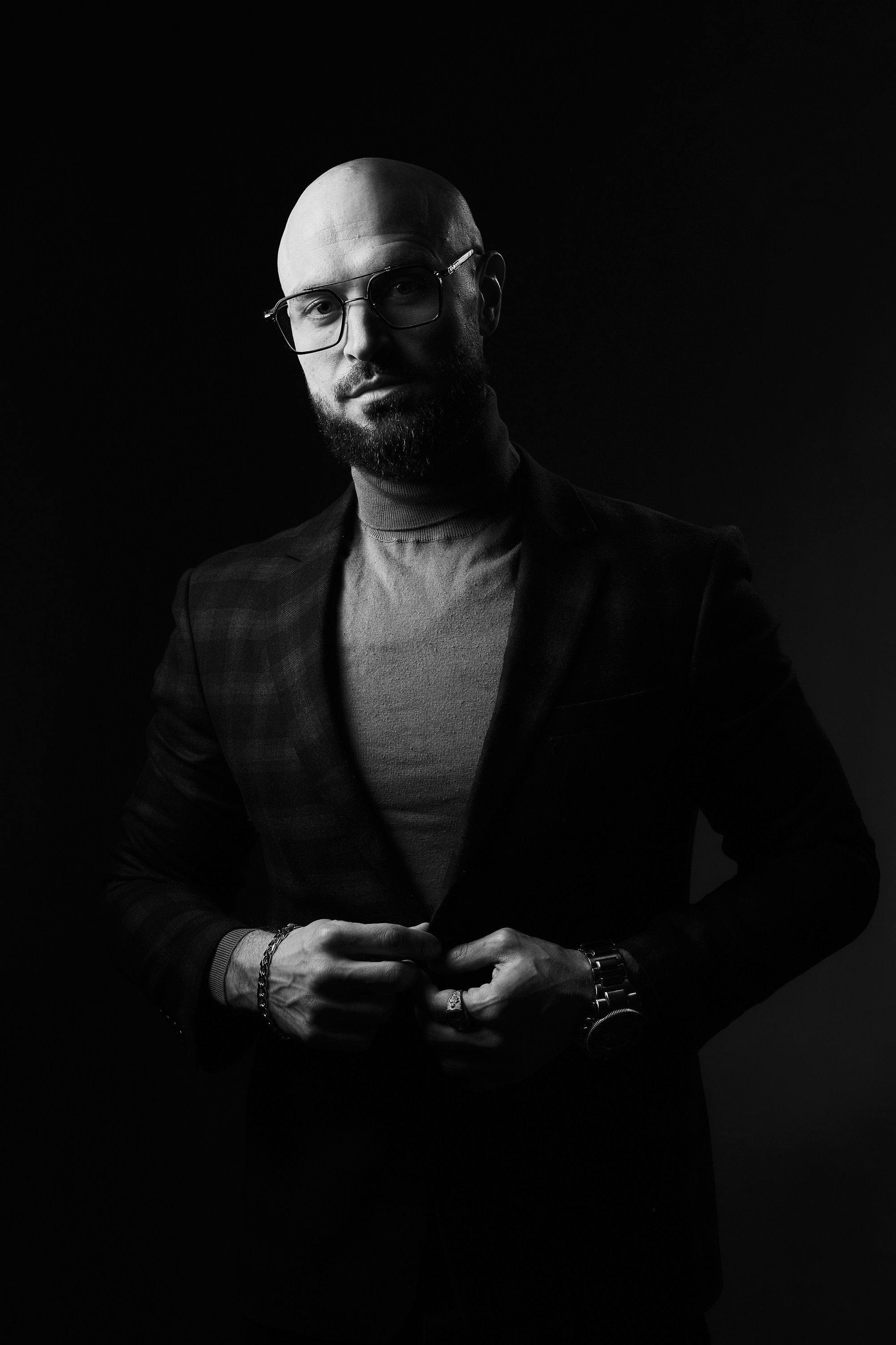 У меня дома (ЧБ)