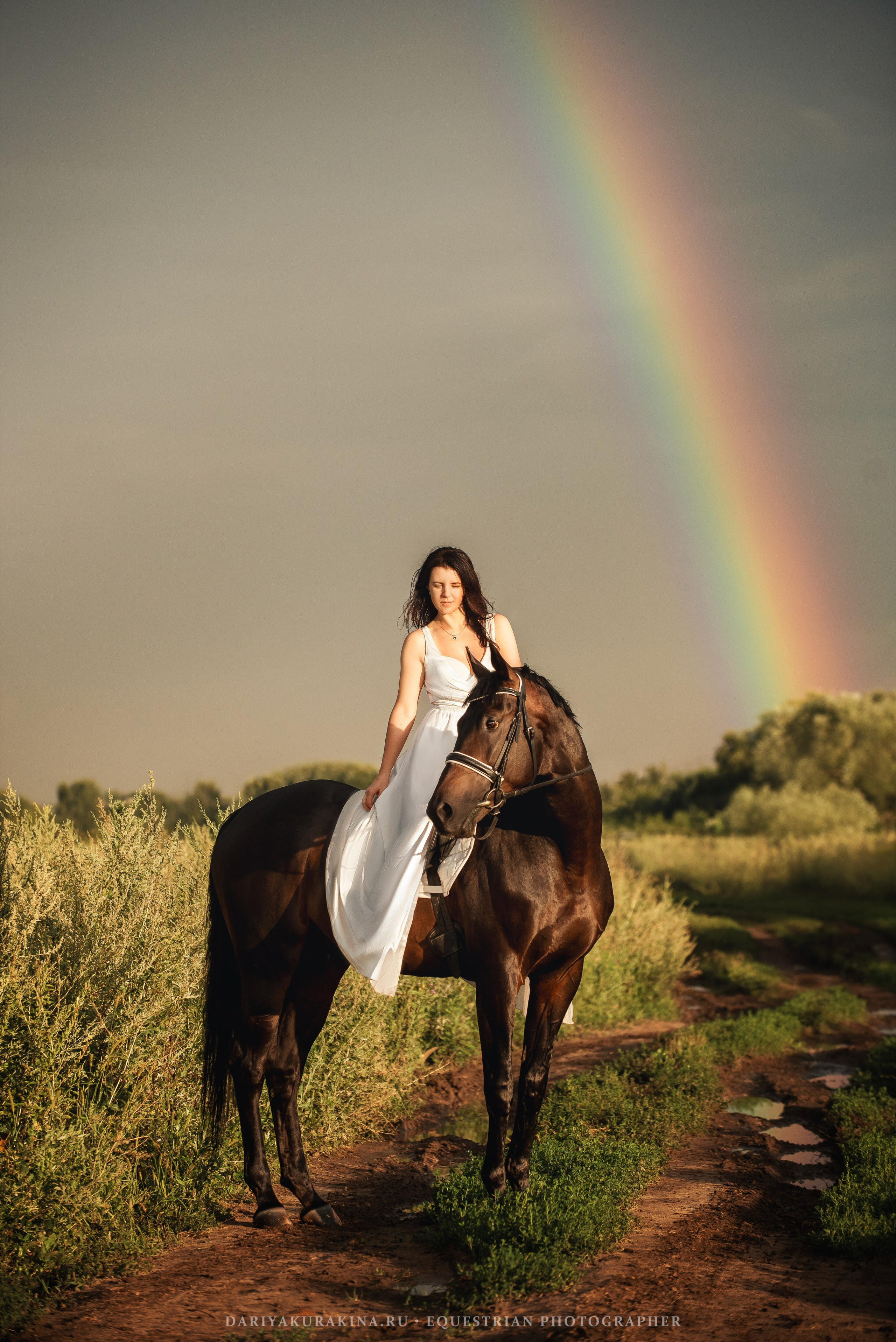 Юля и Декупаж — Поле. Конный фотограф Куракина Дарья • Фотосессии с лошадьми
