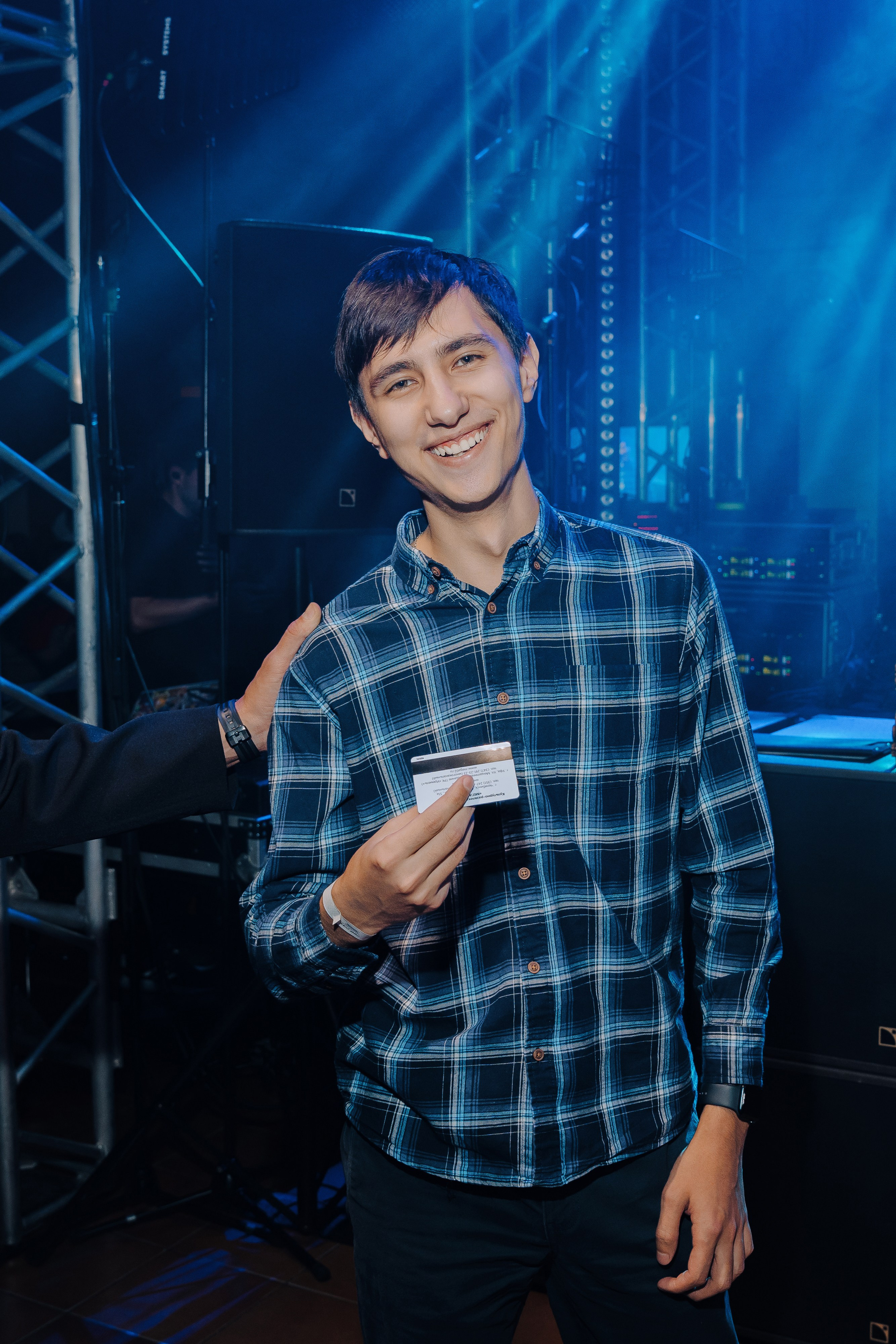 20 ЛЕТ МЕГАПОЛИС ЧЕЛЯБИНСК ХЕДЛАЙНЕР ЕЛКА. Репортажный фотограф Зуев Роман г. Челябинск