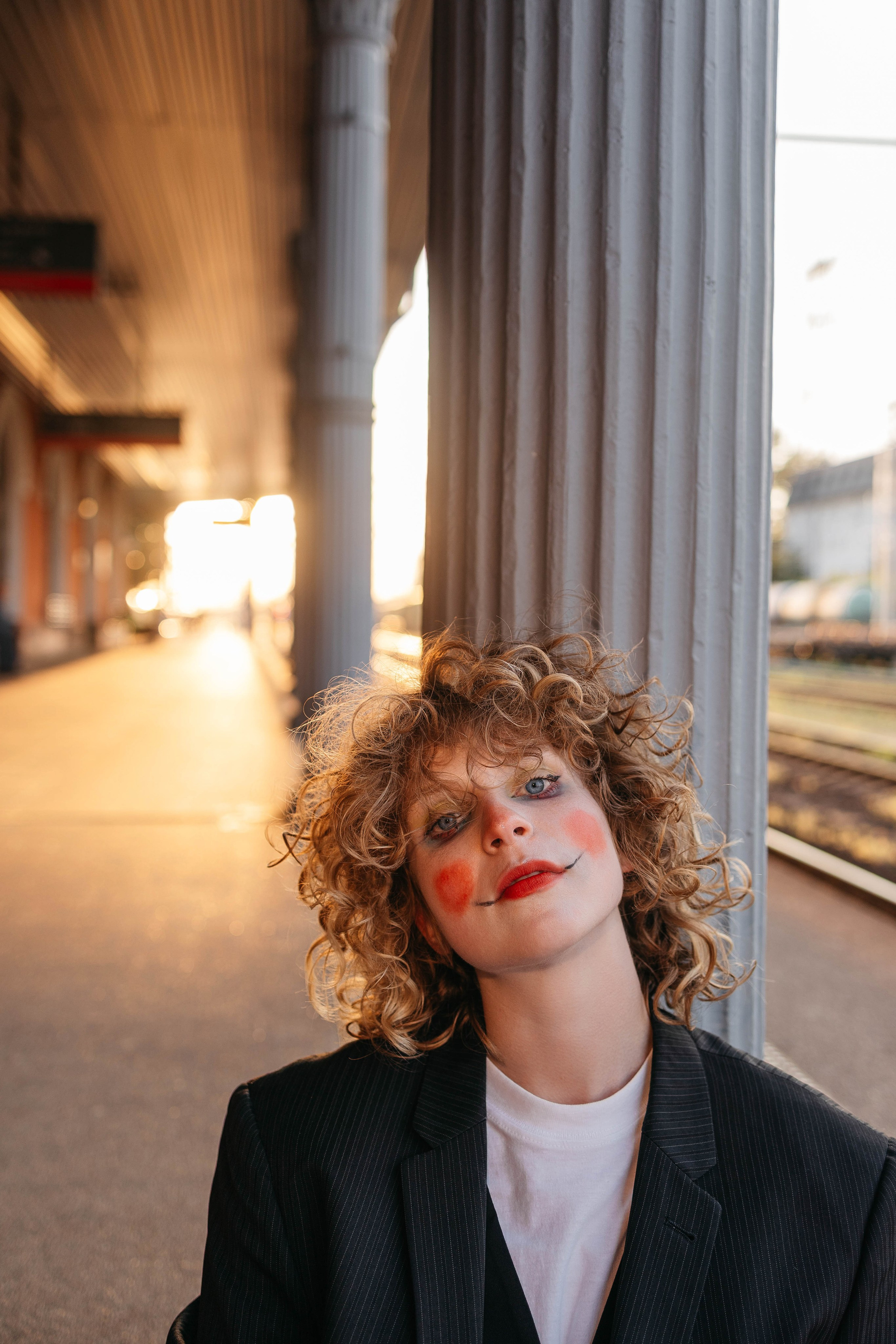 Закат на ЖД вокзале. Лиза. Фотограф в Твери Лагодная Яна