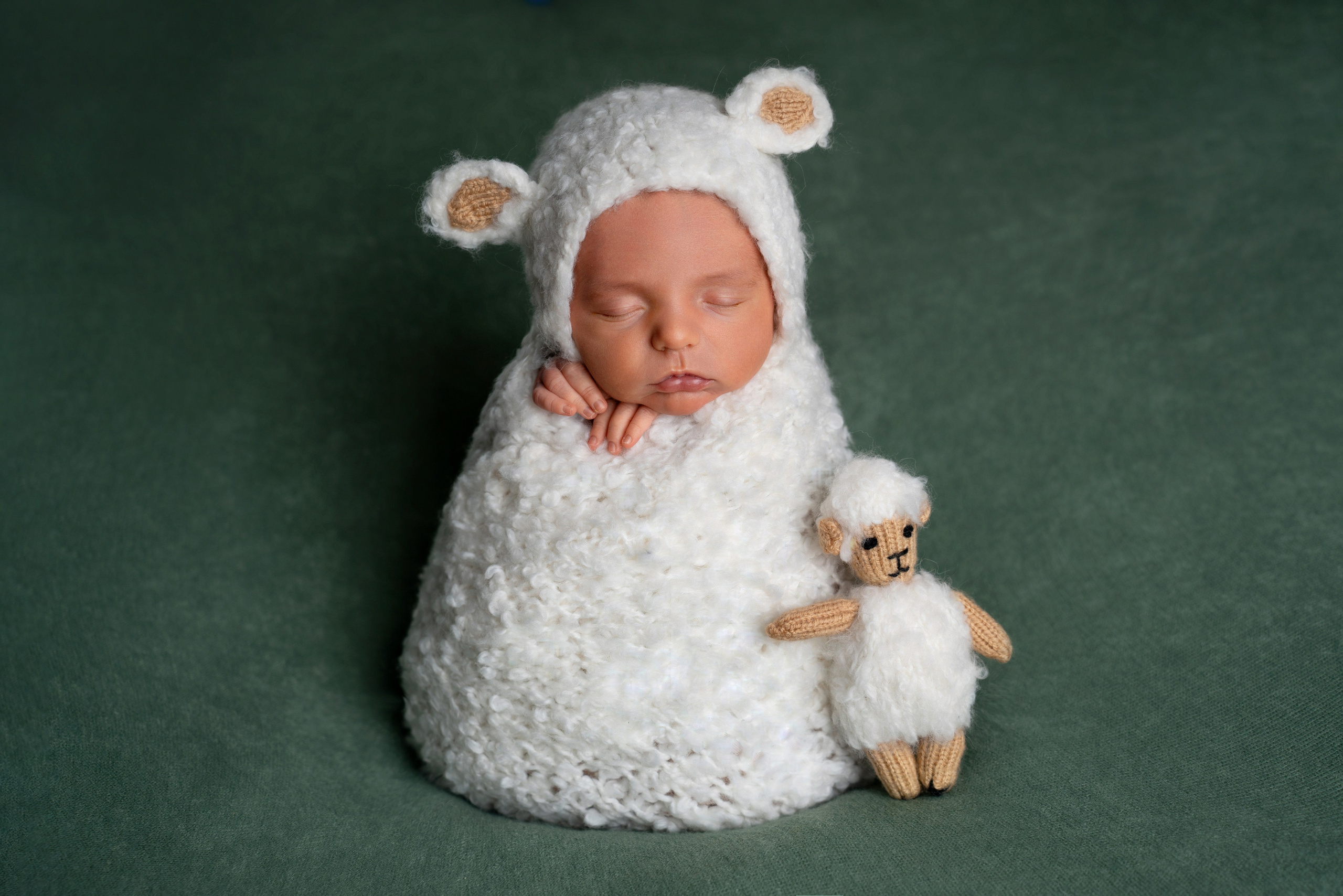 Ньюборн. Фотограф новорожденных Оренбург и свадебный фотограф Оренбург