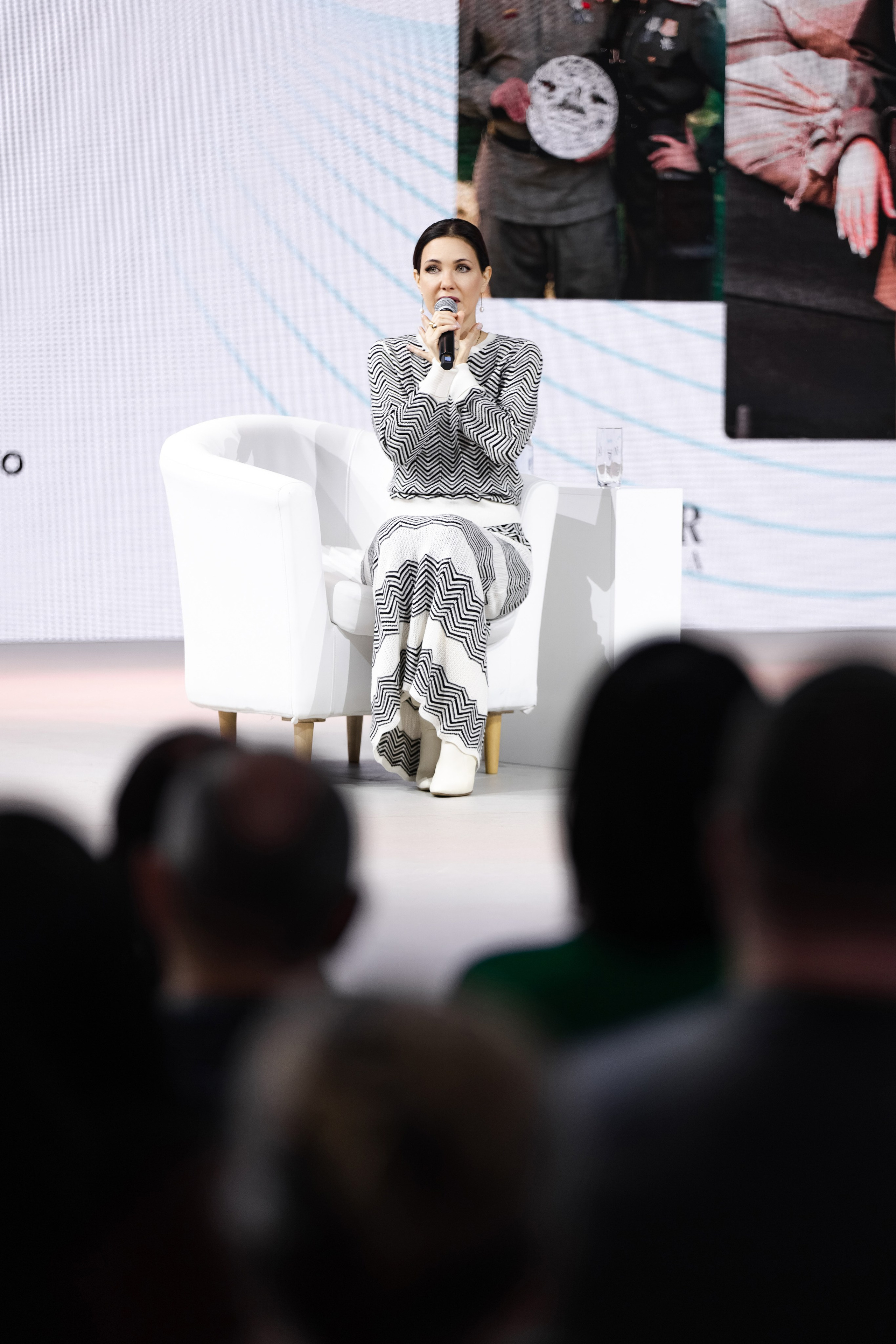 Выставка Россия: наша культура. Свадебный репортажный фотограф в Москве