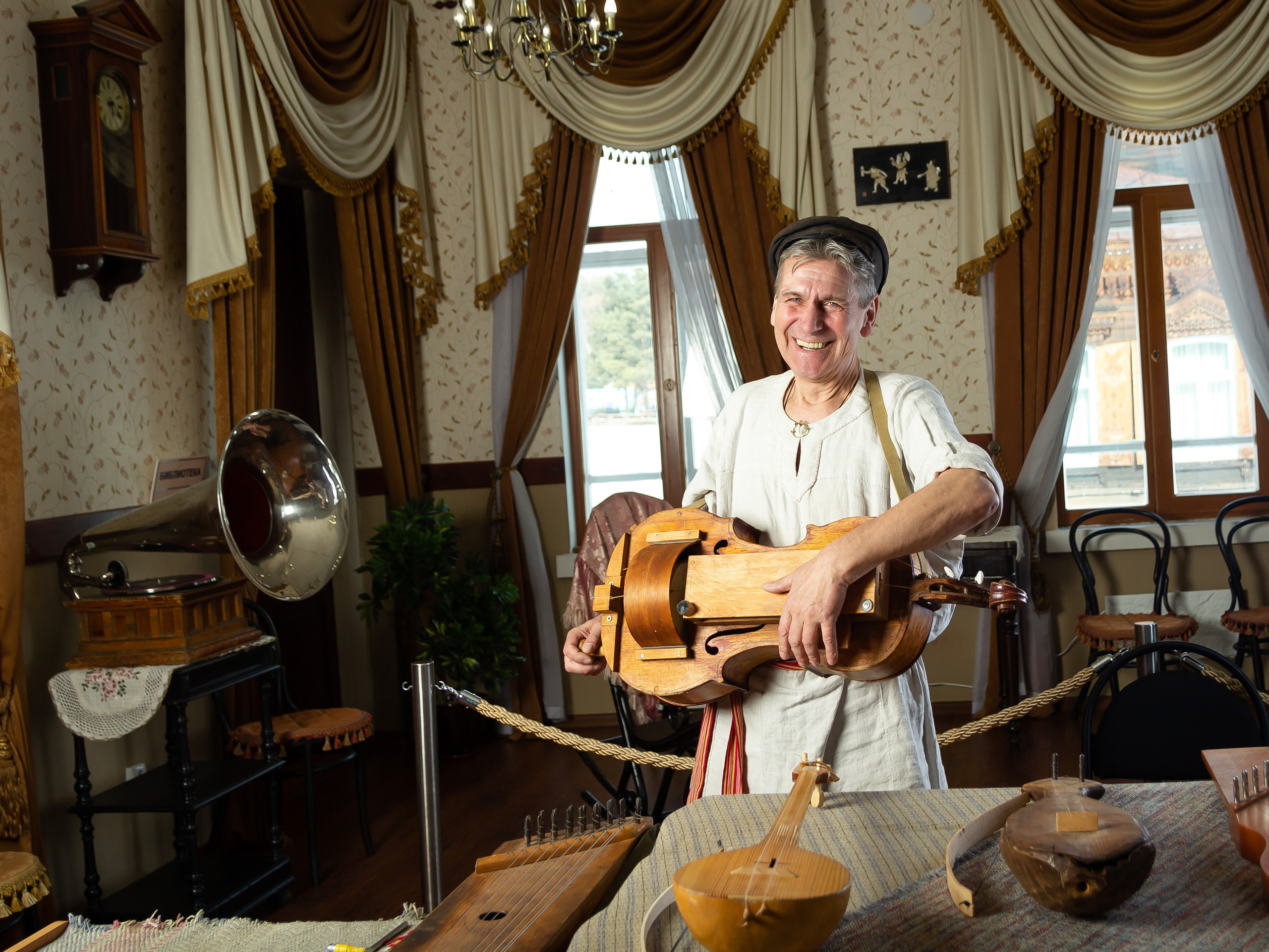 Музей забытой музыки. Александр Стряпунин — предметный фотограф в Улан-Удэ