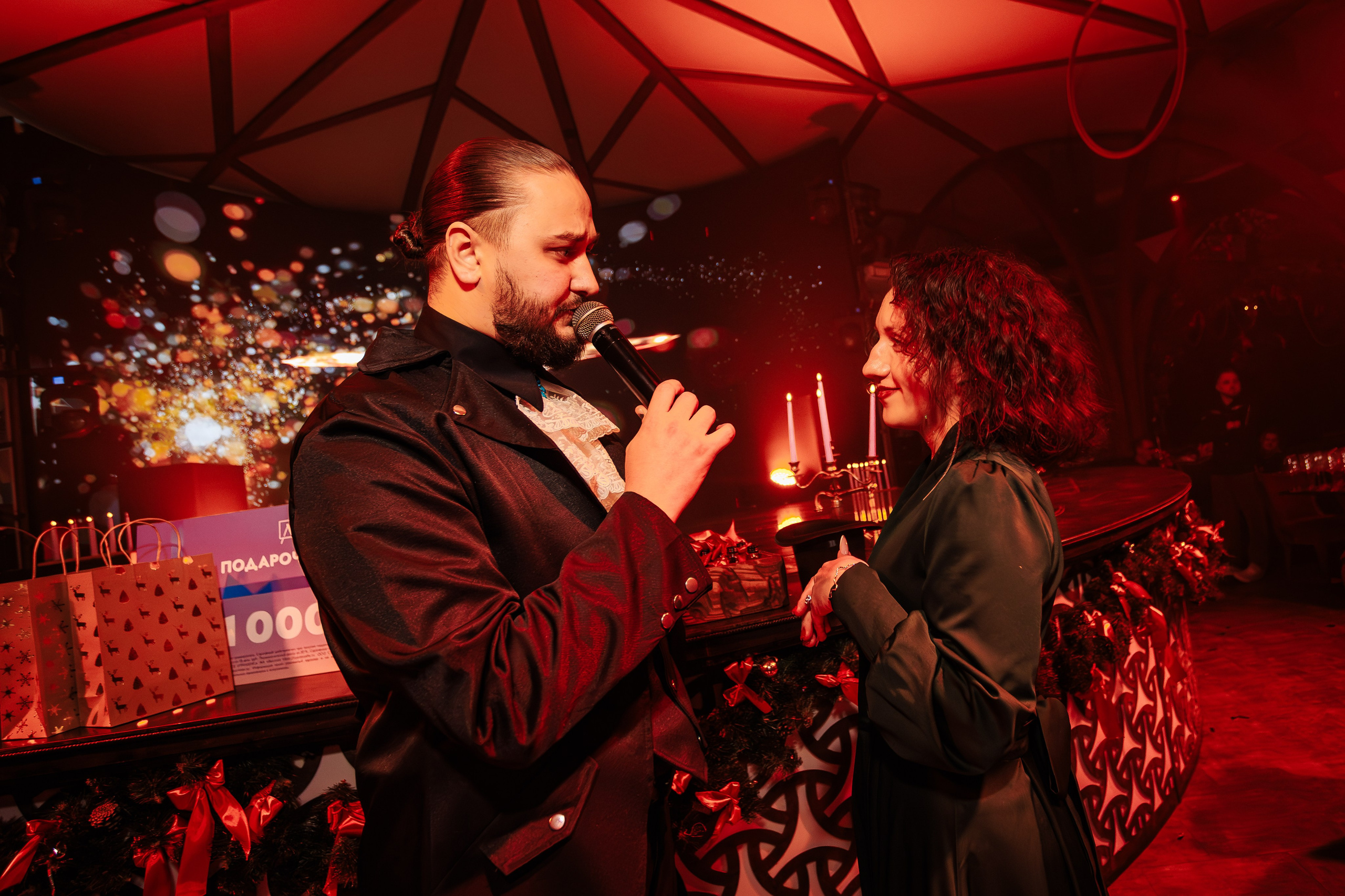 Новогодняя шоу-программа «MAGIC TIME» в PTIZZA BAR_Ялта_31.12.2025. Аминов Руслан | Фотограф