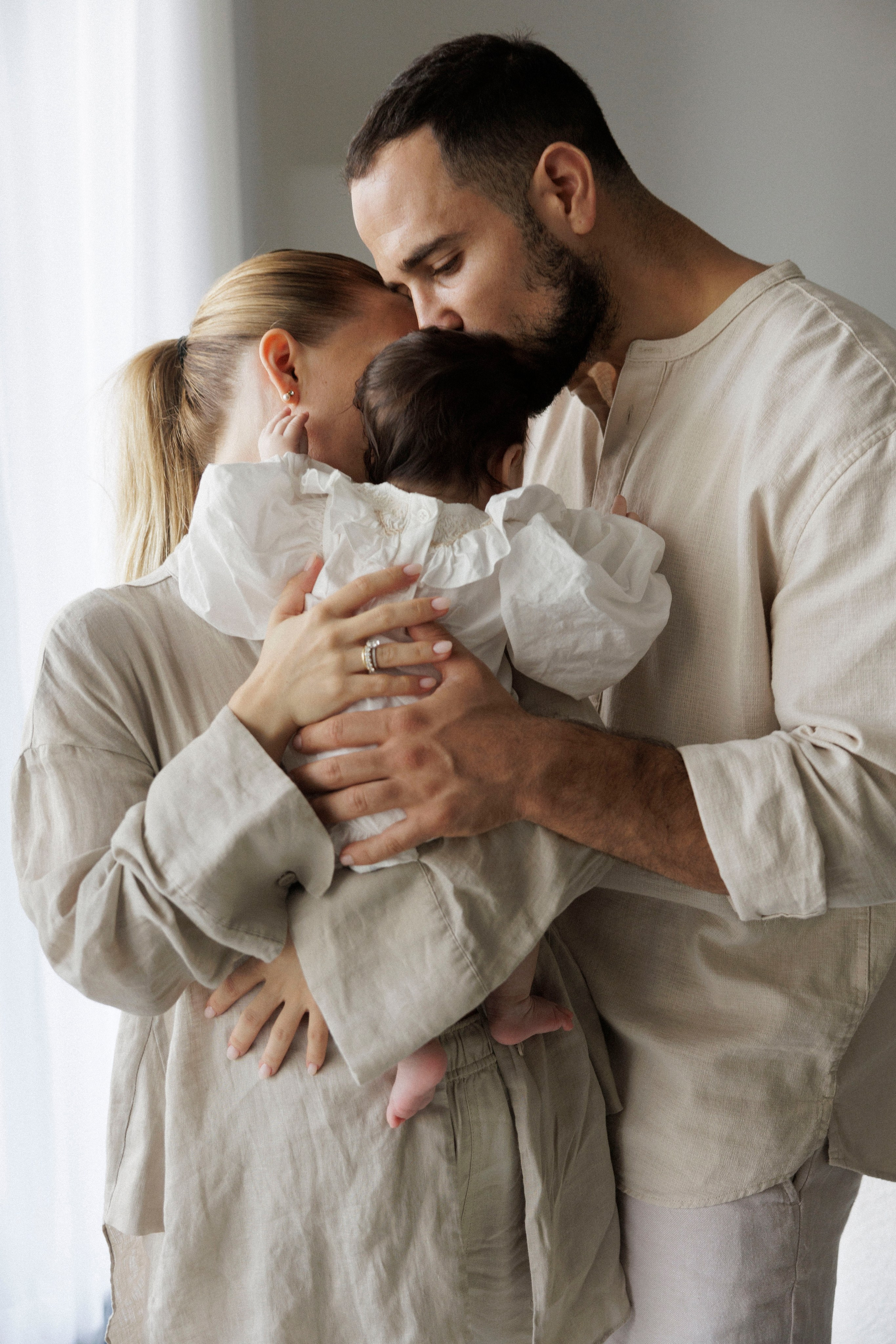 New born family photoshoot at home. Wedding and family photographer