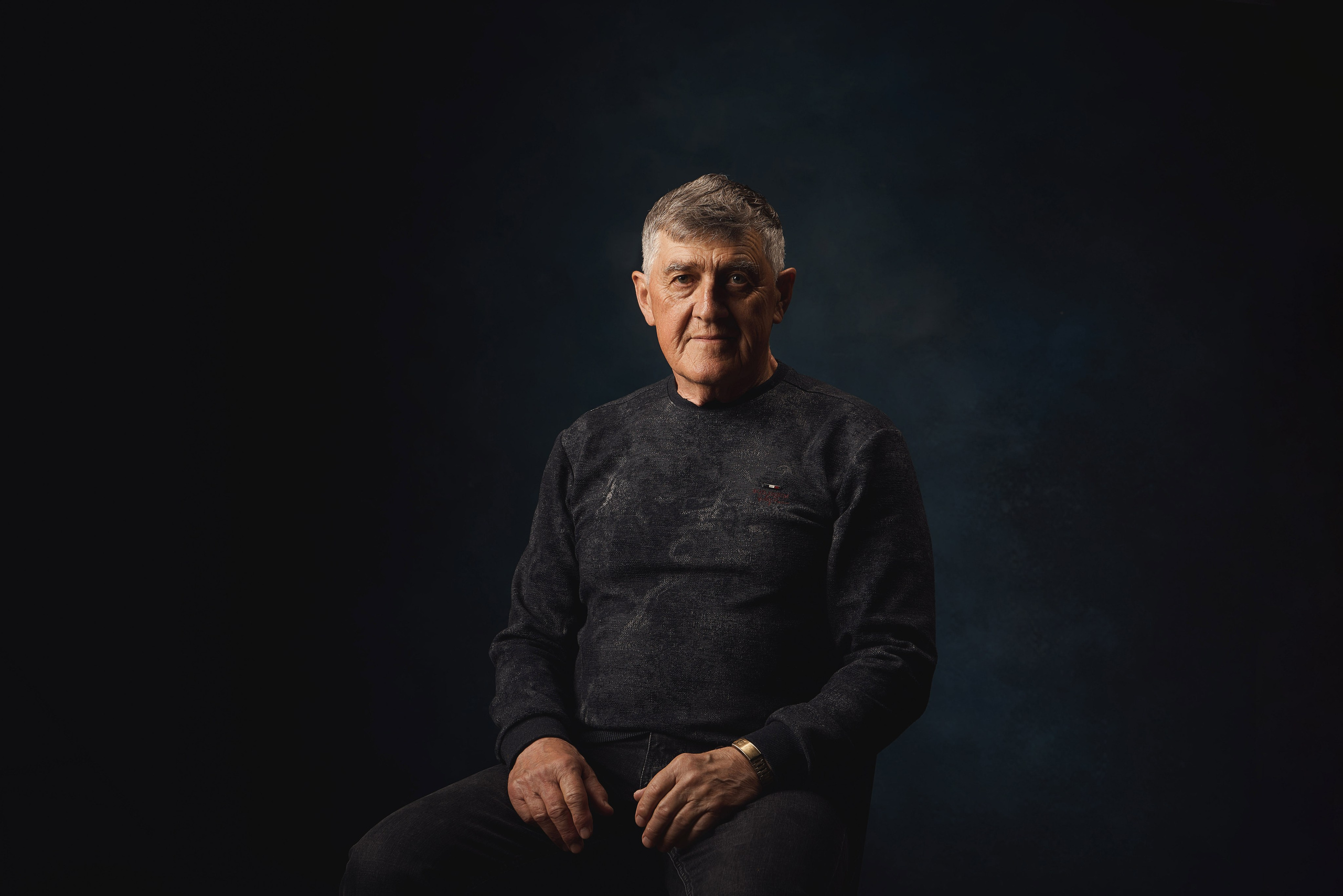 Портретная семейная фотосессия в студии. Семейный фотограф Евгений Опарин