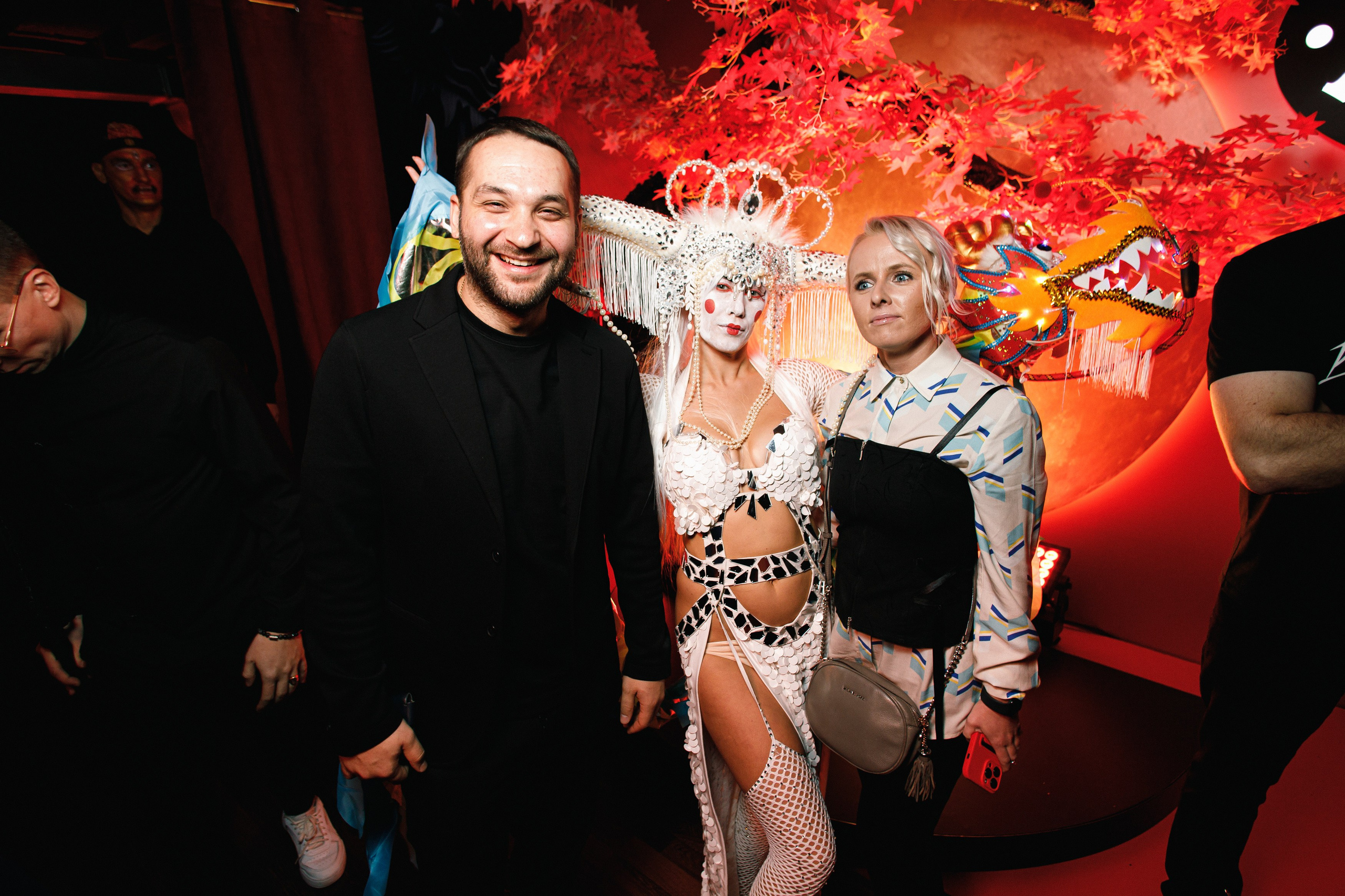 ILLEGAL FRIENDS | ASIA. СВОИ. ФОТООТЧЕТЫ-СОБЫТИЯ-МЕСТА