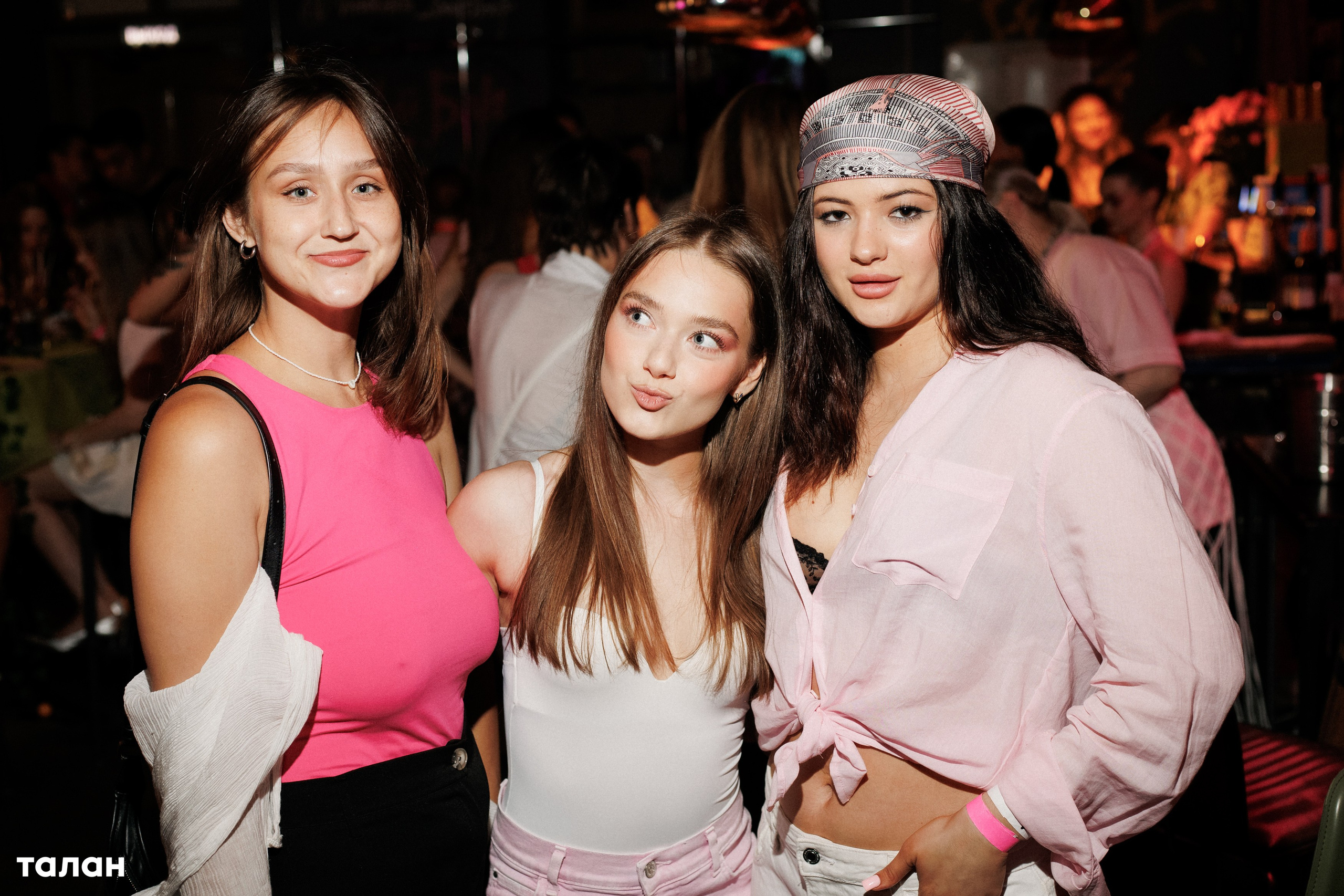 ВИНОТЕКА [бар+магаз] — BIRTHDAY PARTY. СВОИ. ФОТООТЧЕТЫ-СОБЫТИЯ-МЕСТА