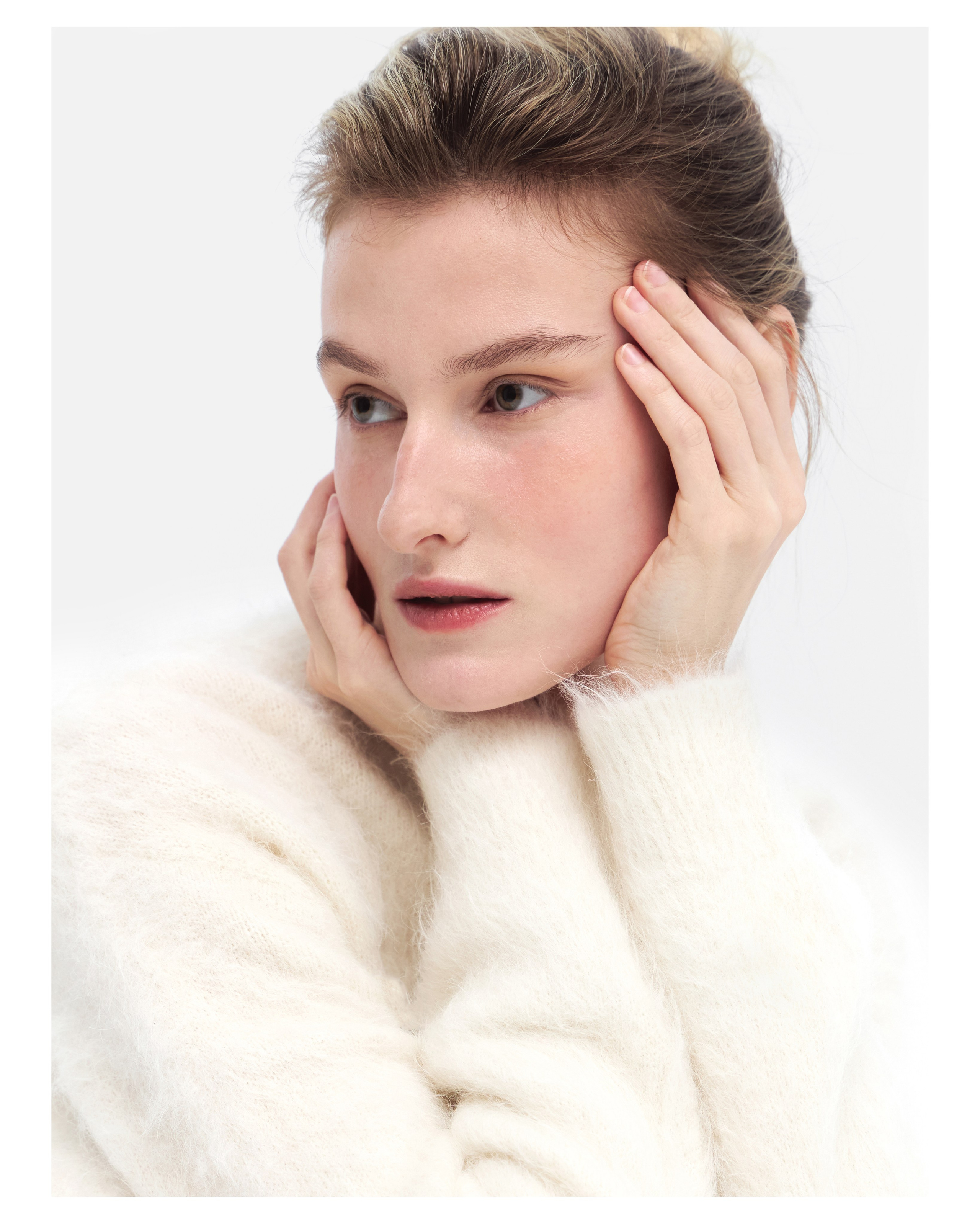 MIXED-BRAND FASHION EDITORIAL. Таис Суворова — Арт-директор, Fashion & Still Life фотограф. Кампейны и High-End ретушь. Москва