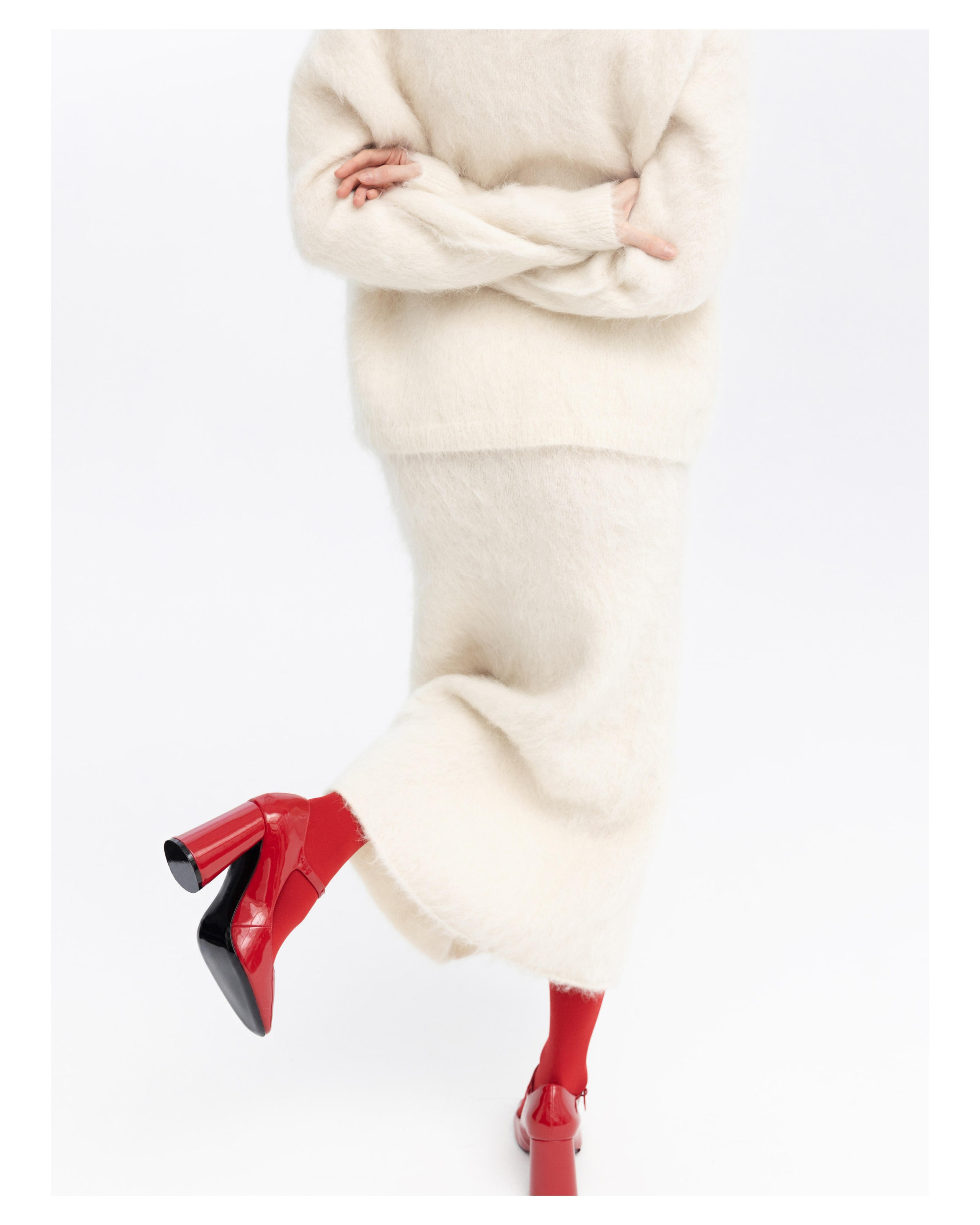 MIXED-BRAND FASHION EDITORIAL. Таис Суворова — Арт-директор, Fashion & Still Life фотограф. Кампейны и High-End ретушь. Москва