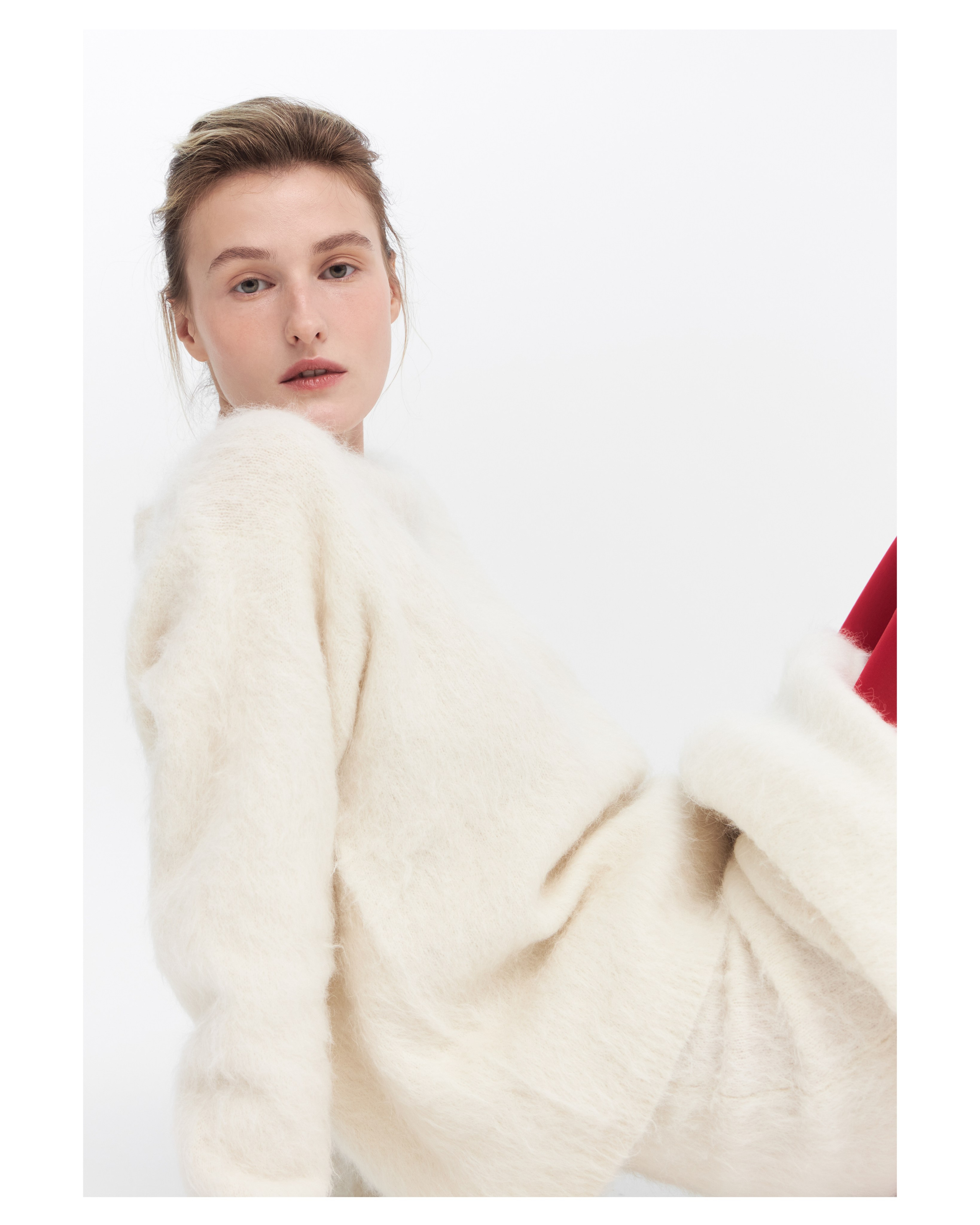 MIXED-BRAND FASHION EDITORIAL. Таис Суворова — Арт-директор, Fashion & Still Life фотограф. Кампейны и High-End ретушь. Москва