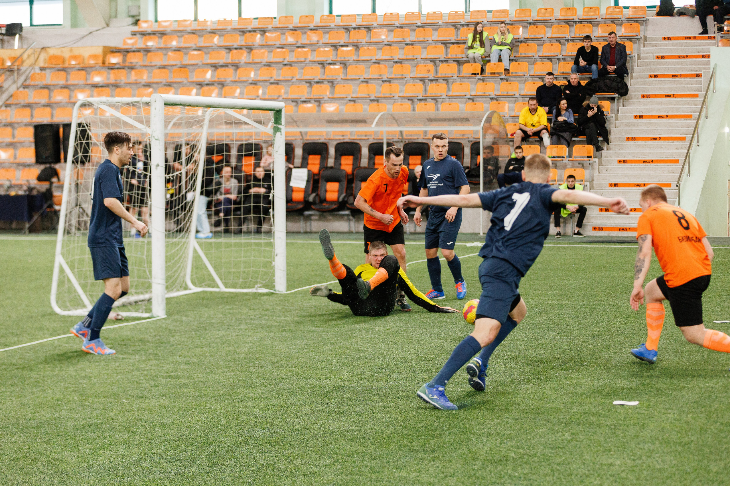 Фотограф на корпоративный футбольный турнир. Контент для бизнеса в Екатеринбурге Полдень Медиа