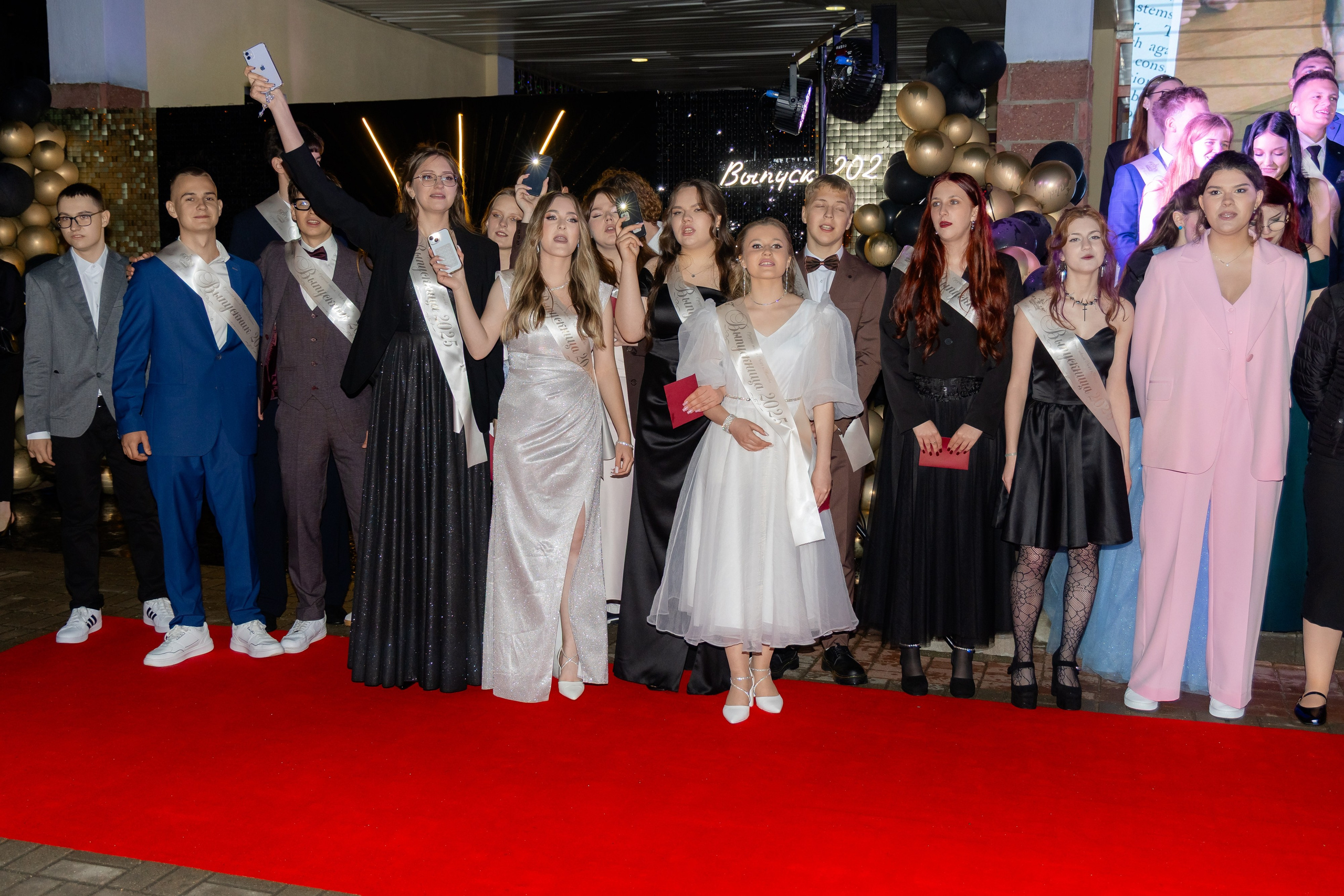 Школьный выпускной 2025 год в Минске, Беларуси. Свадебный фотограф в Минске/Беларуси Сергей Спиридонов