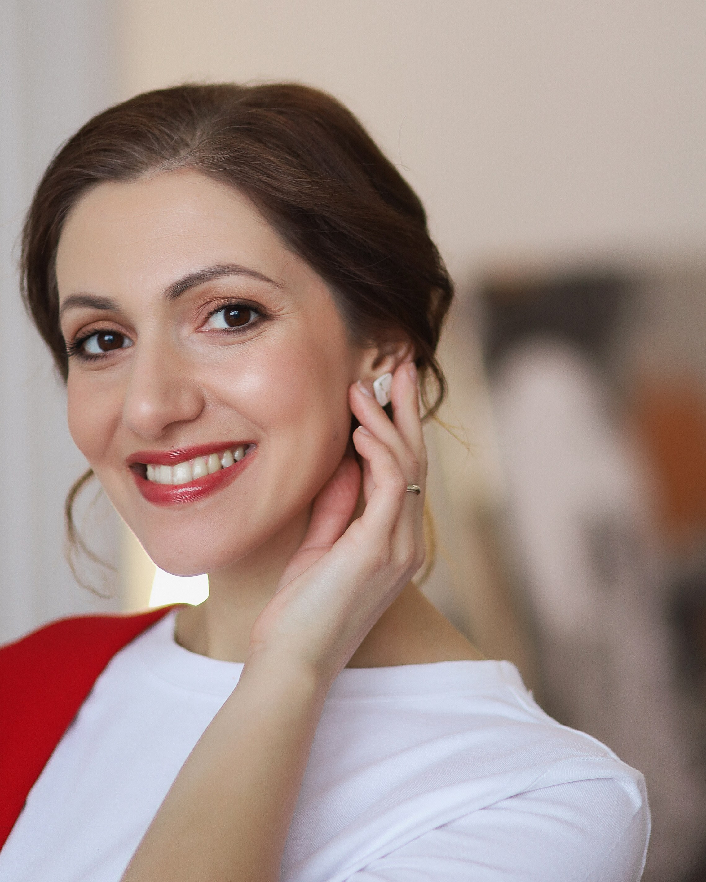 Нонна преподаватель испанского, автор курсов и книг. Визуал для эспертов и блогеров