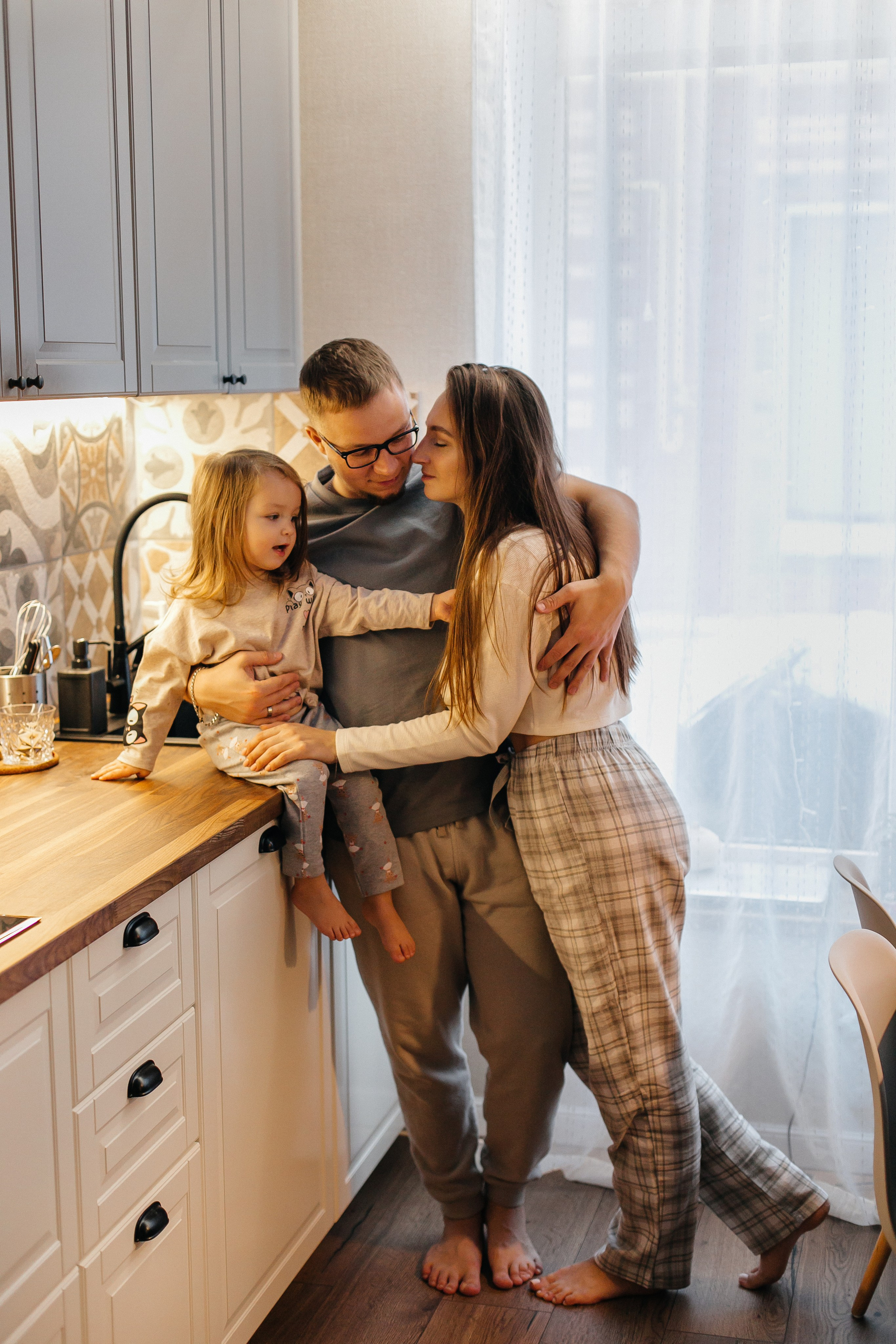 Где-то снежные дремлют метели, В ожидании праздничных чудес. Душевный фотограф Ваших самых ярких событий Марина Погребняк