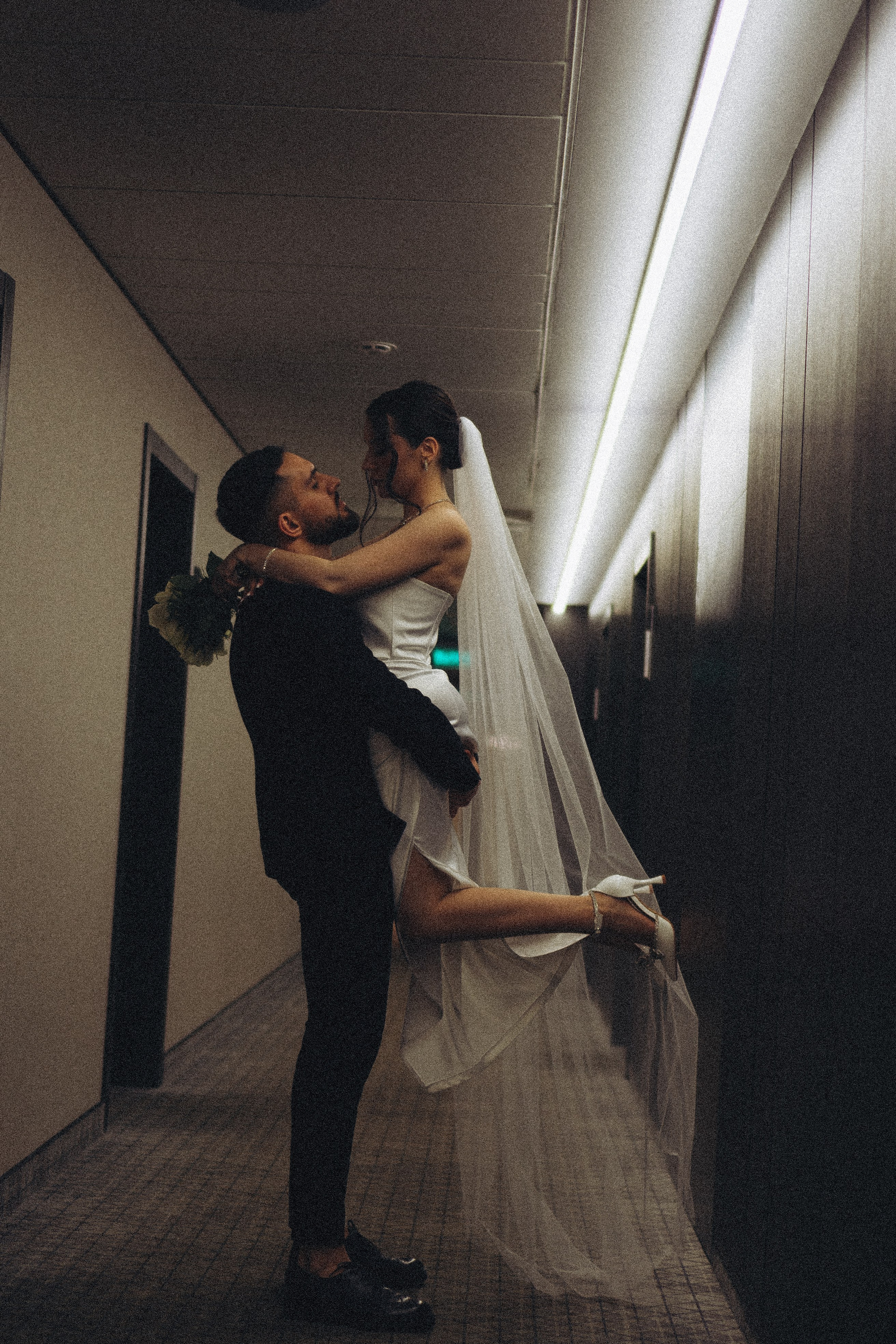 СВАДЕБНАЯ СЬЕМКА СБОРОВ ЖЕНИХА И НЕВЕСТЫ В ОТЕЛЕ И ТАКЖЕ ФОТОСЕССИИЯ В ОТЕЛЕЕ МЕГАПОЛИС БРЯНСК. Профессиональный фотограф, Санкт-Петербург — Виктория Богомолова