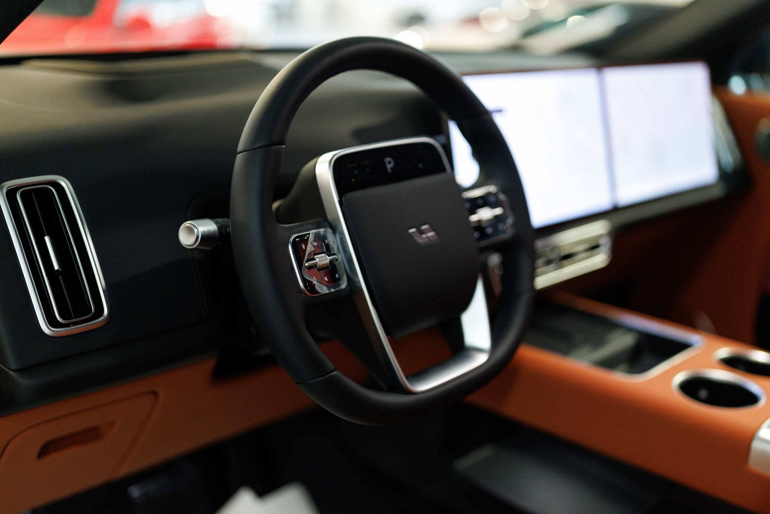 Автосалон «Боравто». Фотограф Олег Сотник