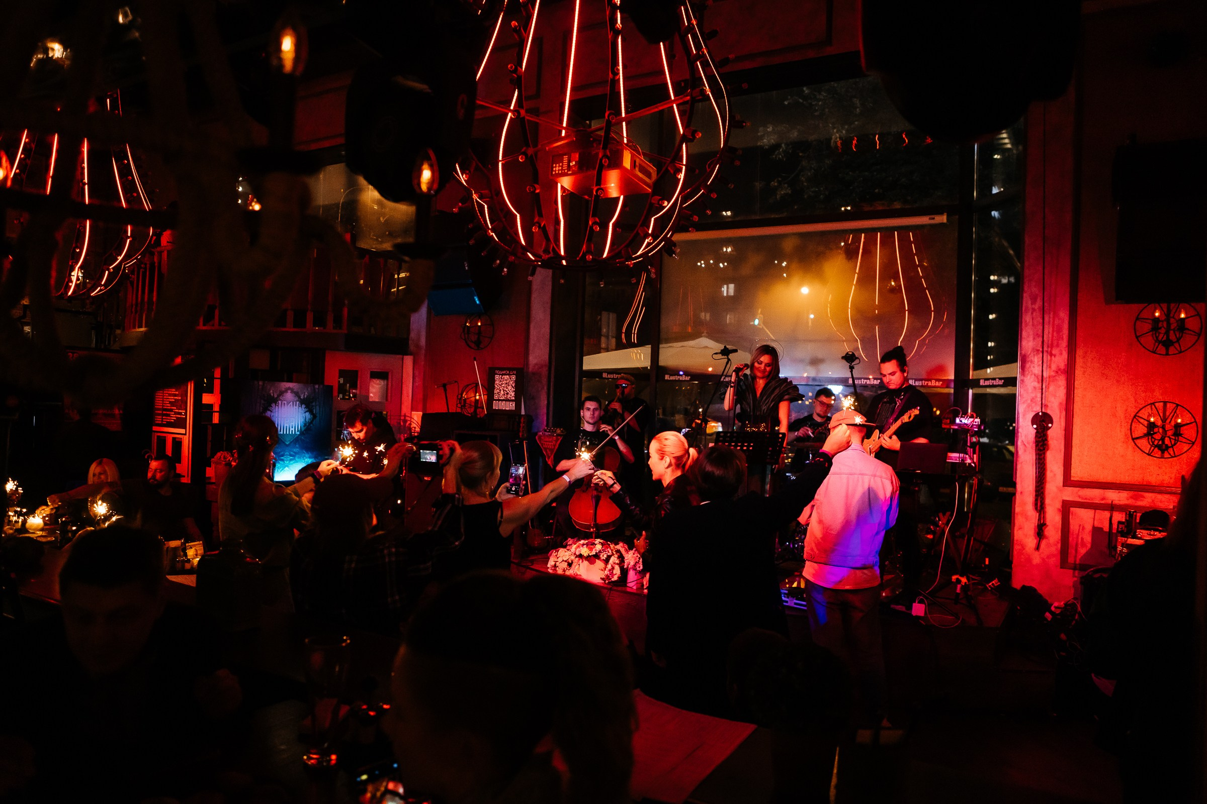 Полюшка в Lustra bar. Репортажный и свадебный фотограф Катерина Потапова