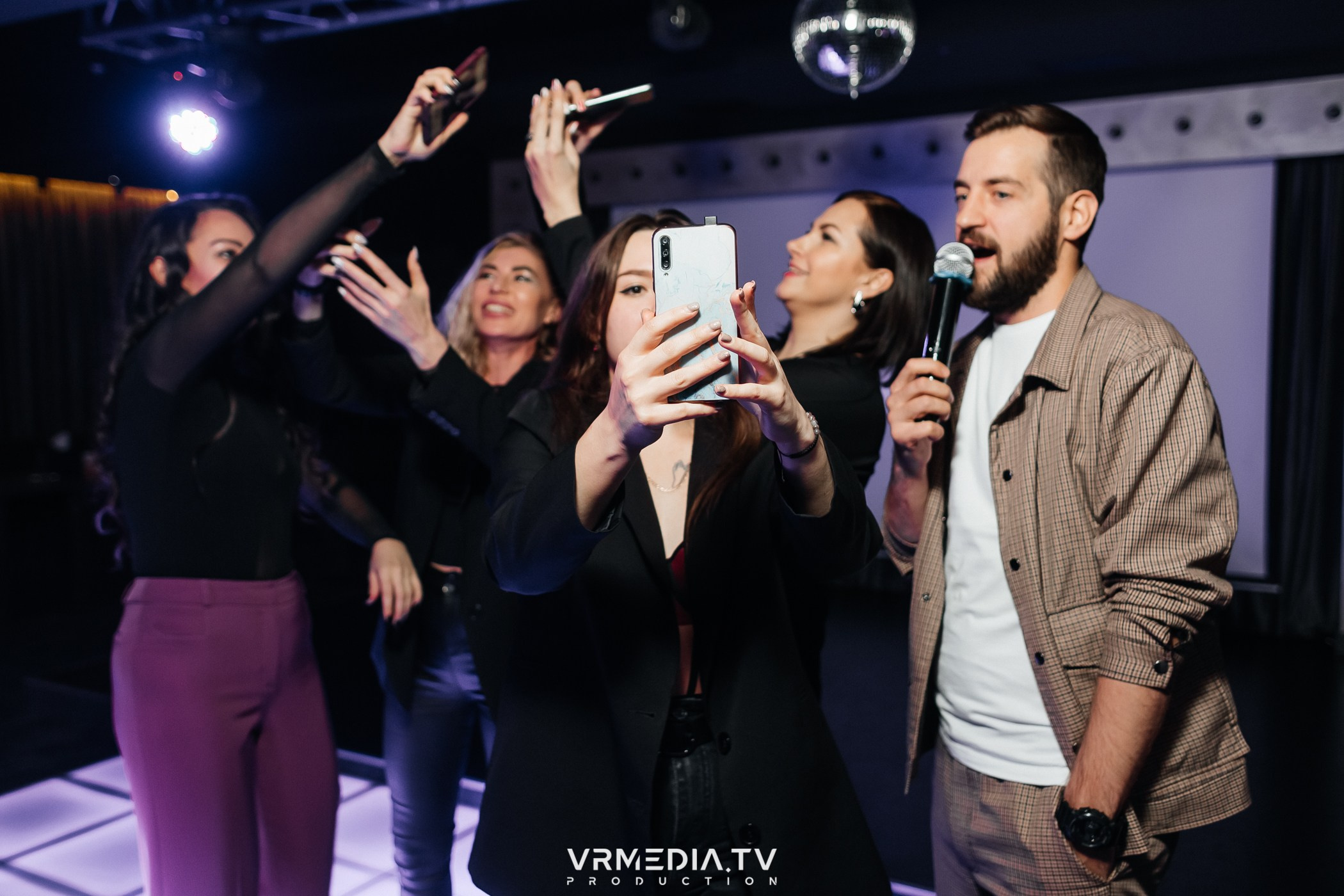 PARODY SHOW в караоке-баре «Volna»