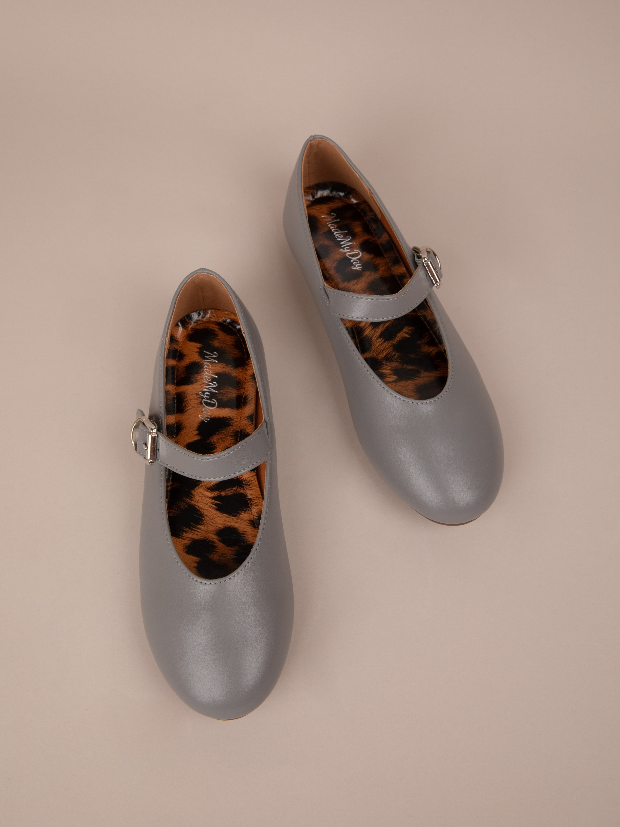 Туфли женские. Фотостудия предметной и модельной съёмки для маркетплейсов