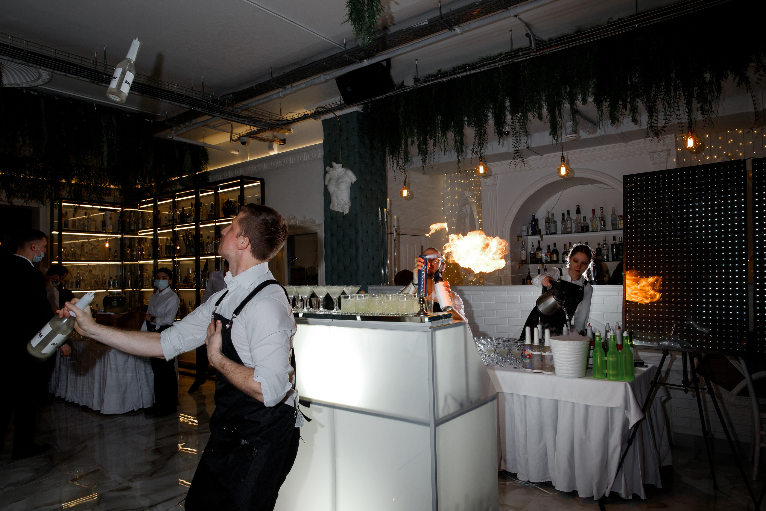 Бармен-шоу. Фотограф Карпачан Анастасия