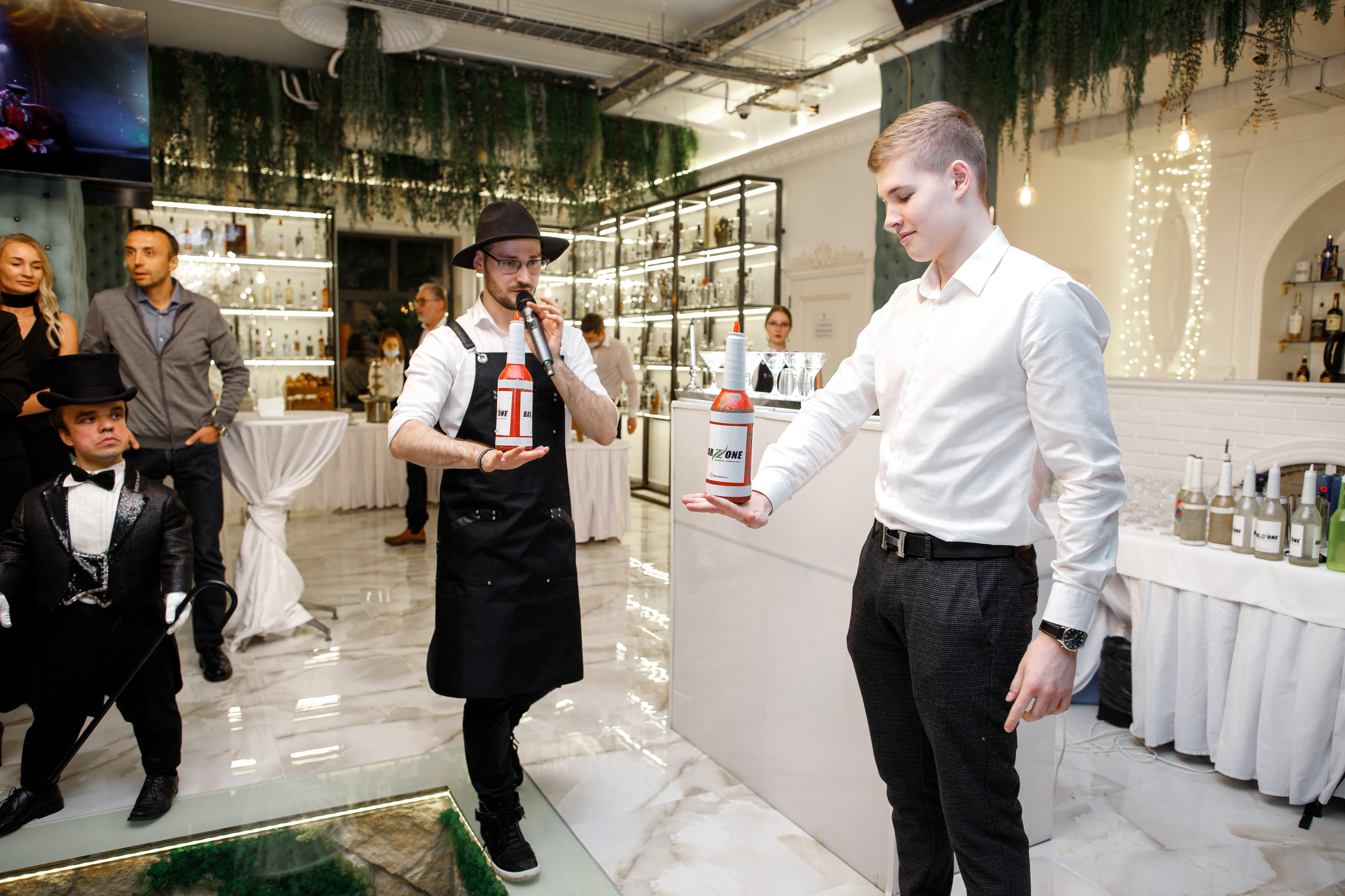 Бармен-шоу. Фотограф Карпачан Анастасия