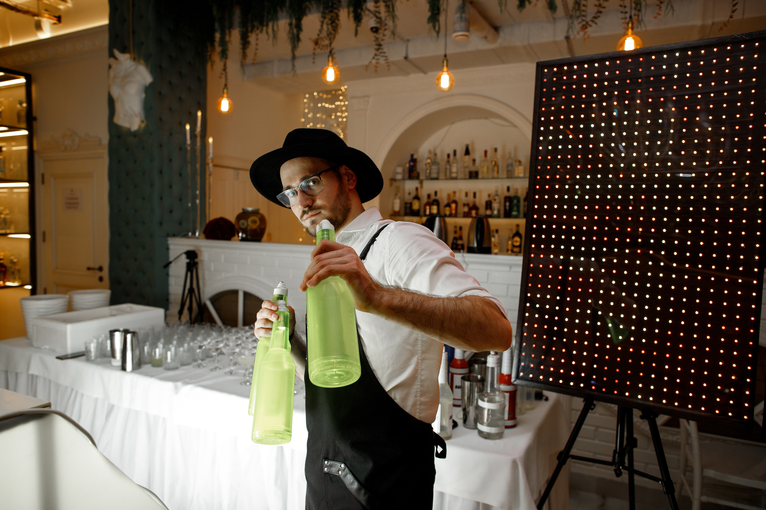 Бармен-шоу. Фотограф Карпачан Анастасия