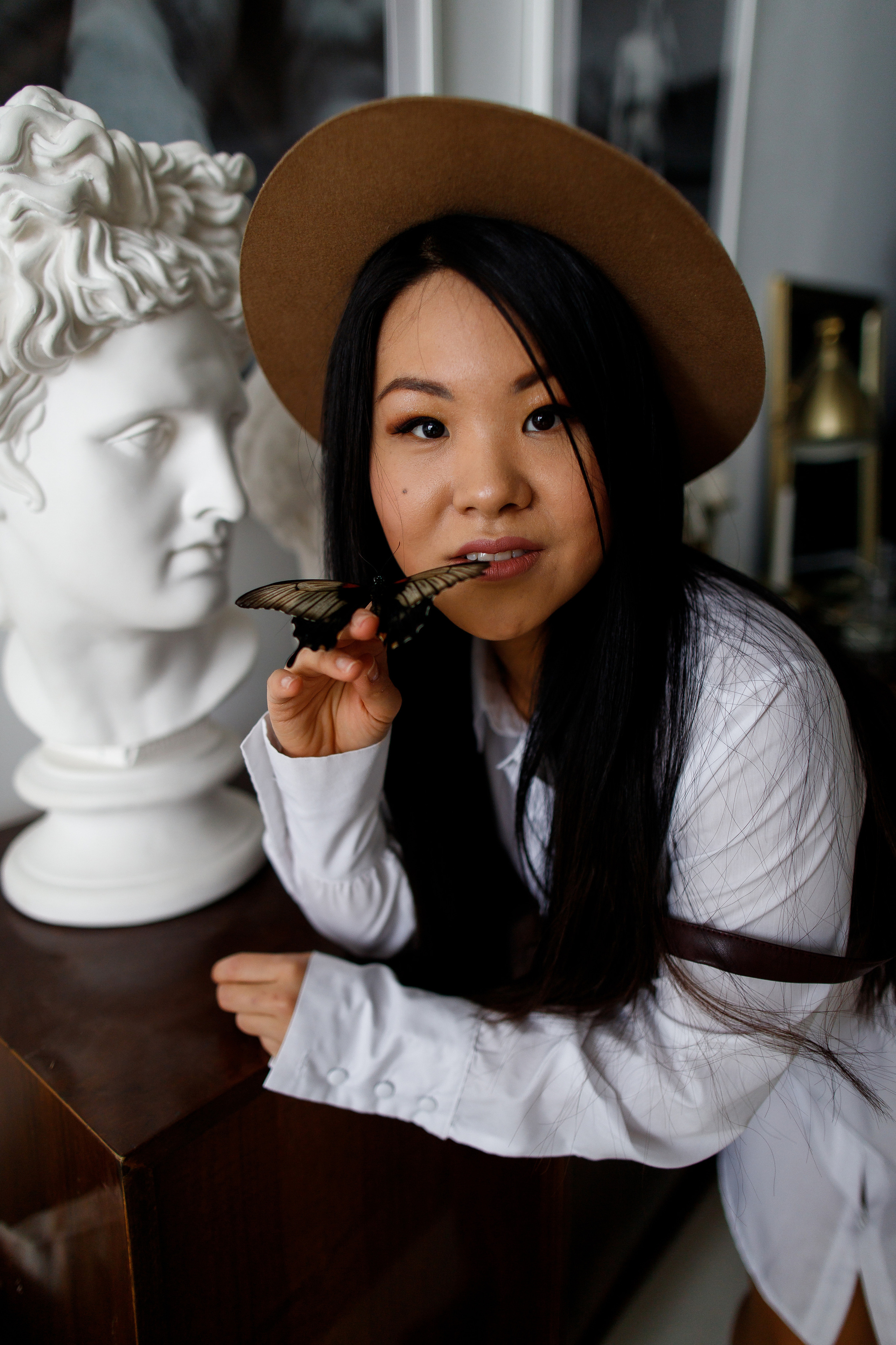 Идея фотосессии с бабочкой. Фотограф Карпачан Анастасия