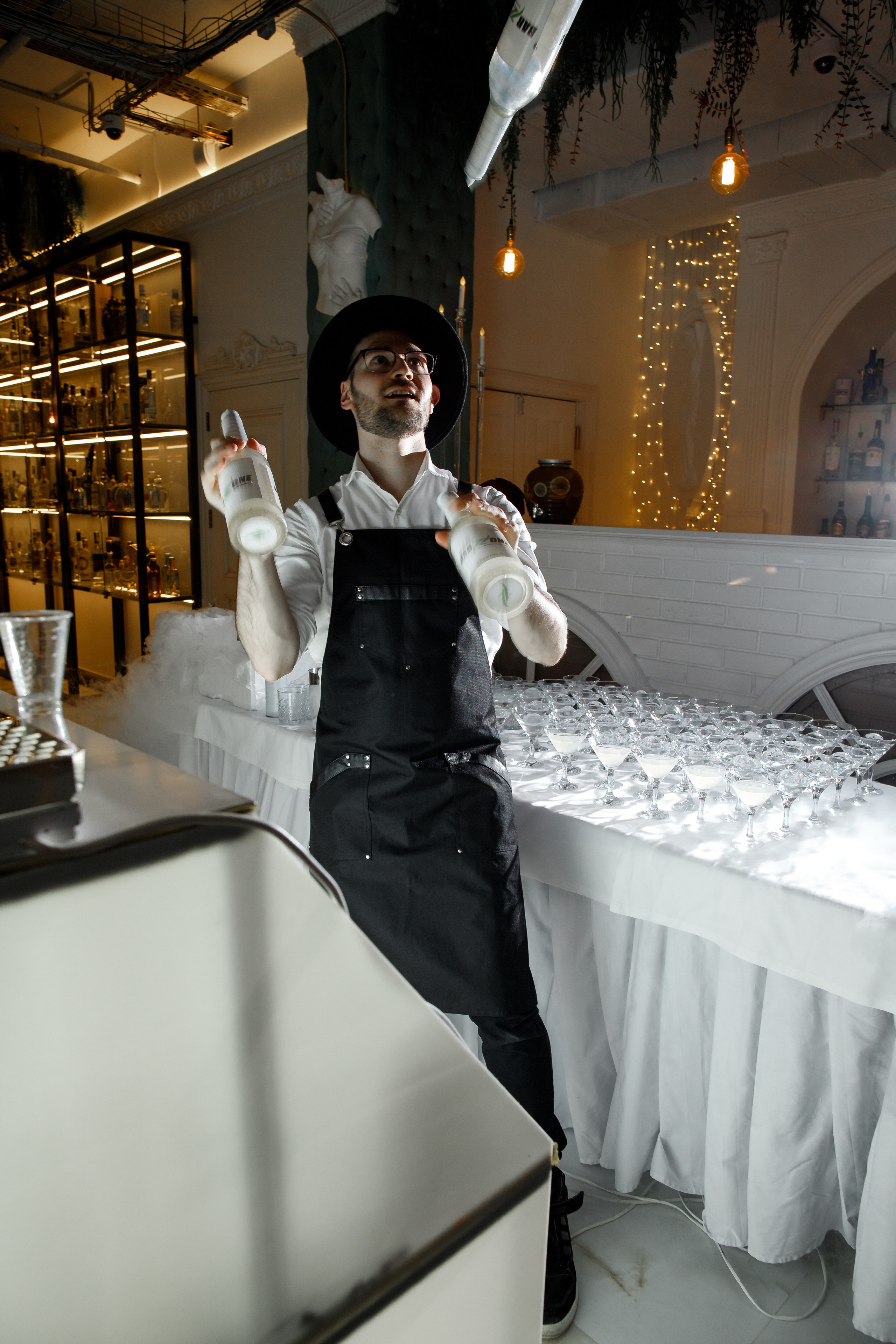 Бармен-шоу. Фотограф Карпачан Анастасия