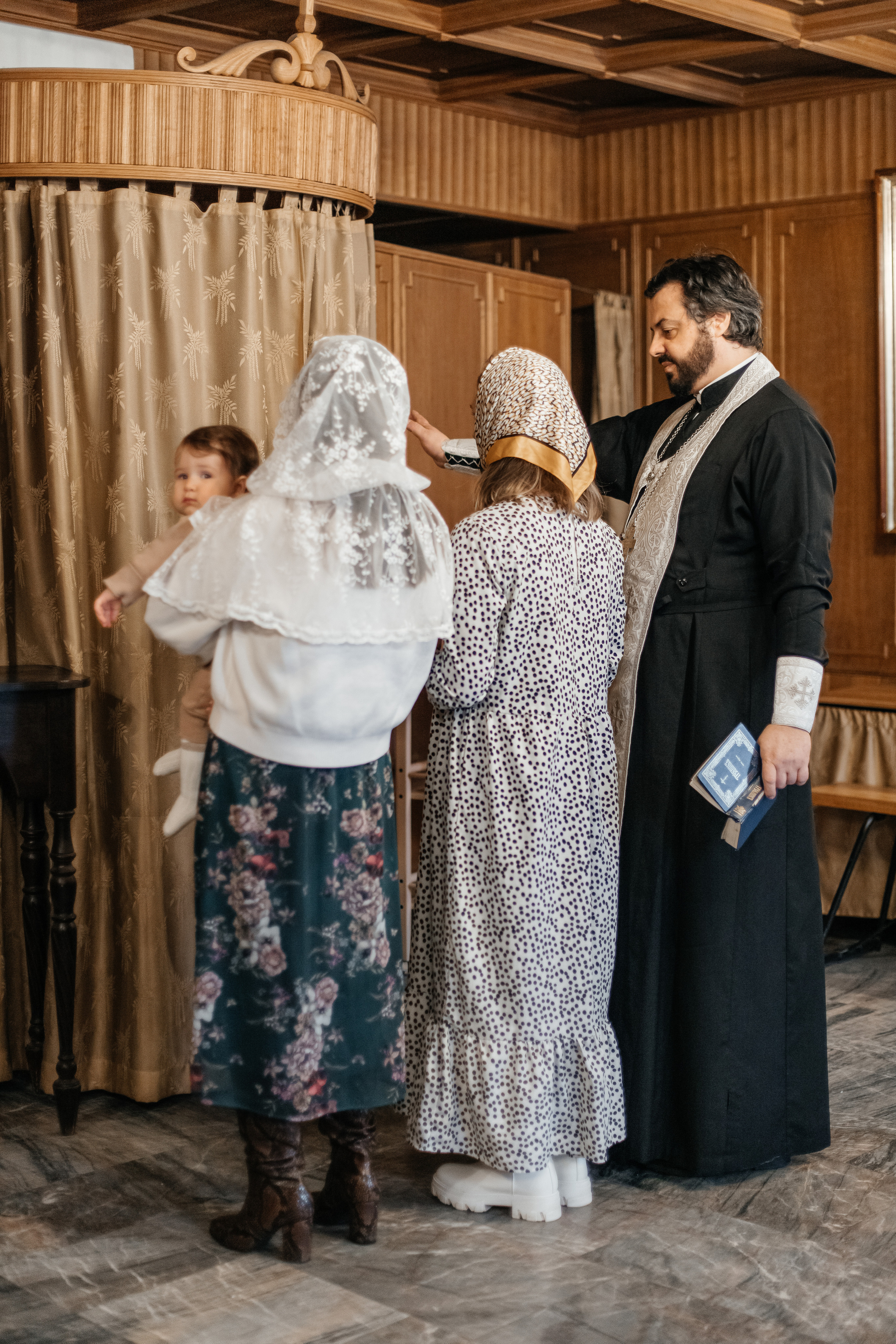 Фотограф таинства крещения. Фотограф Карпачан Анастасия