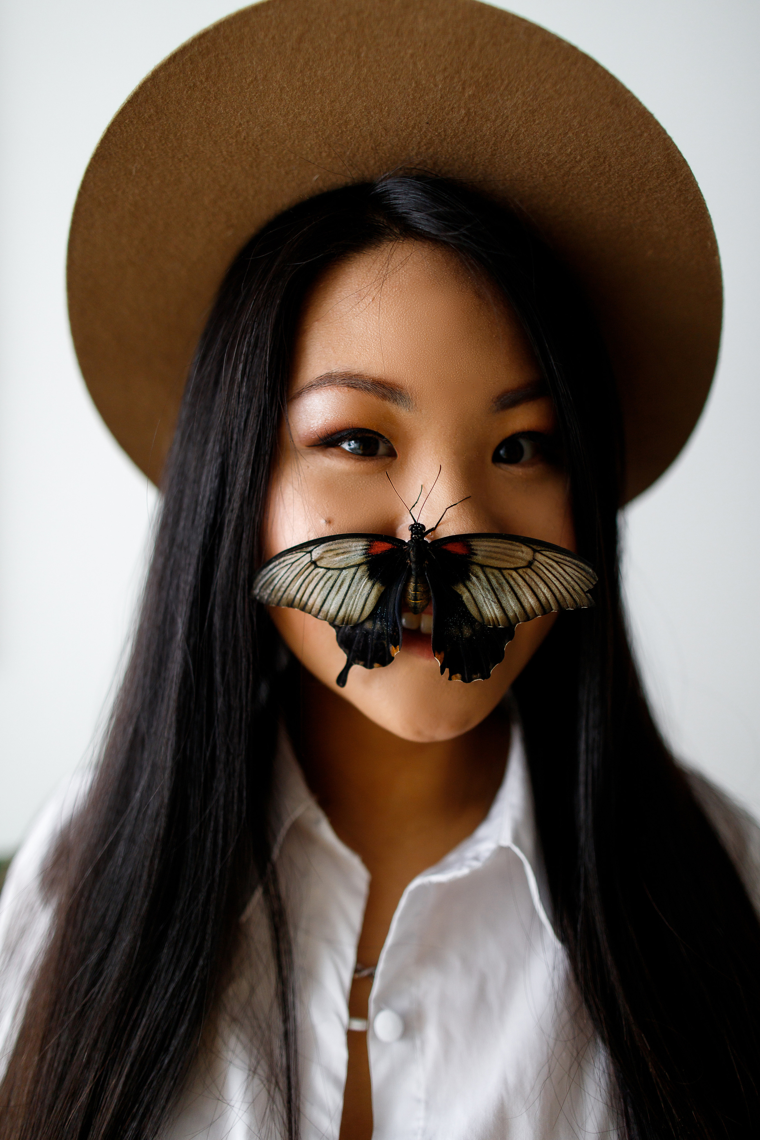 Идея фотосессии с бабочкой. Фотограф Карпачан Анастасия