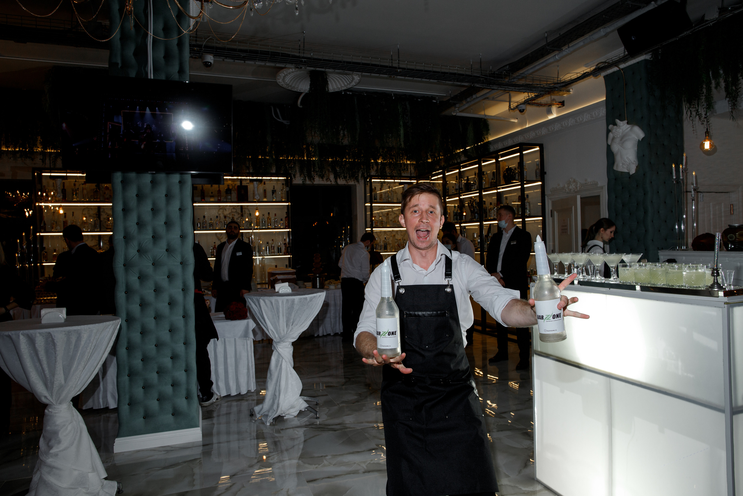 Бармен-шоу. Фотограф Карпачан Анастасия