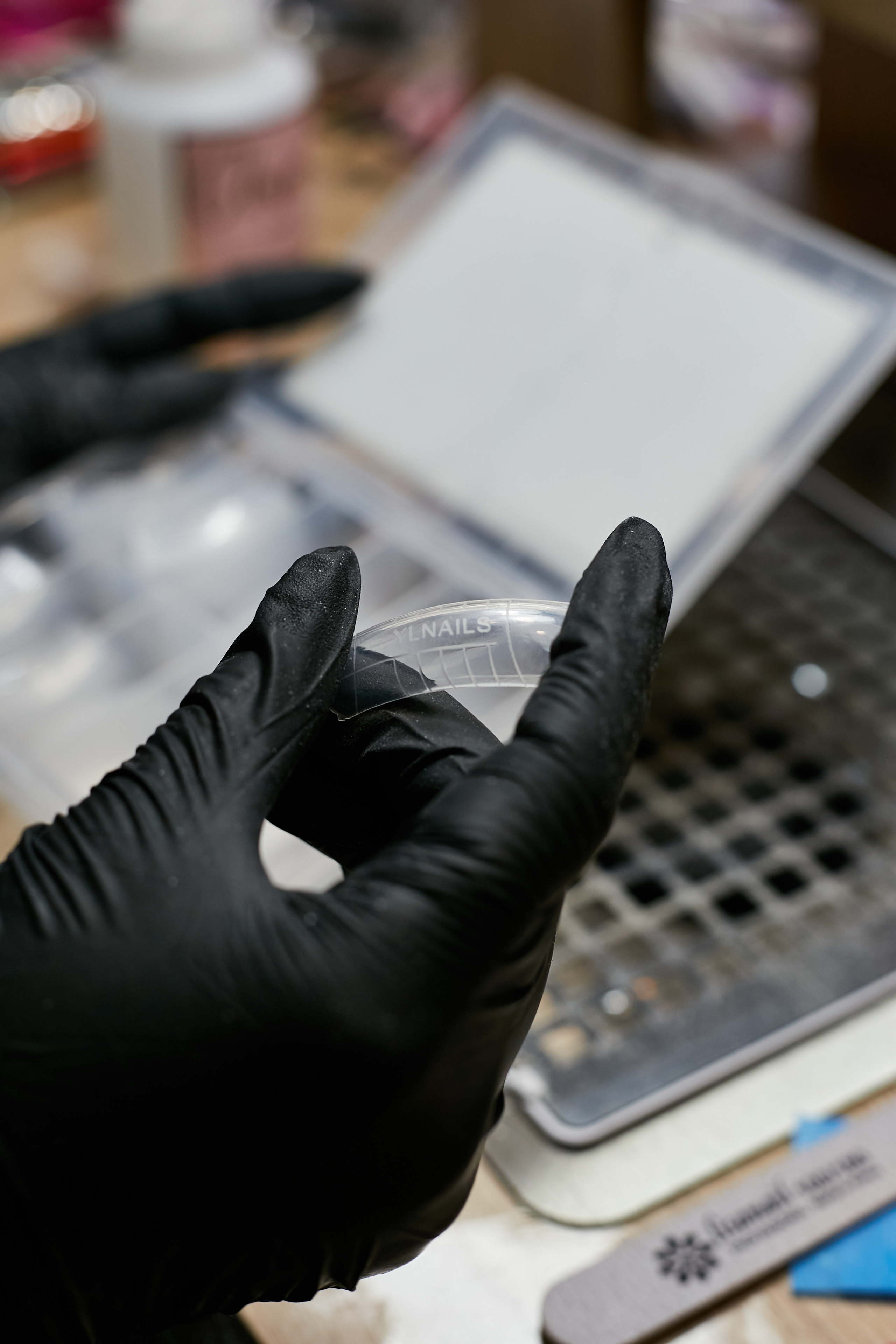 Мастер маникюра. Budanovaphoto.ru