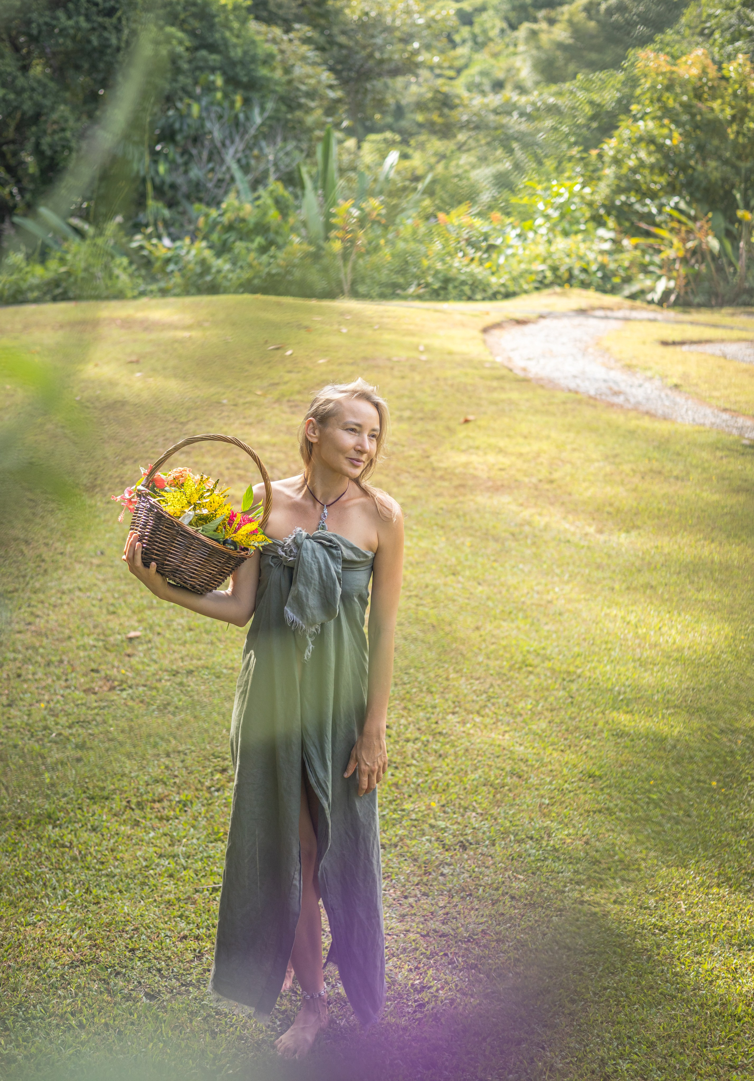 Authenticity of women and nature. Family, portrait, content photo in Costa Rica Evgeniya Besprozvannykh