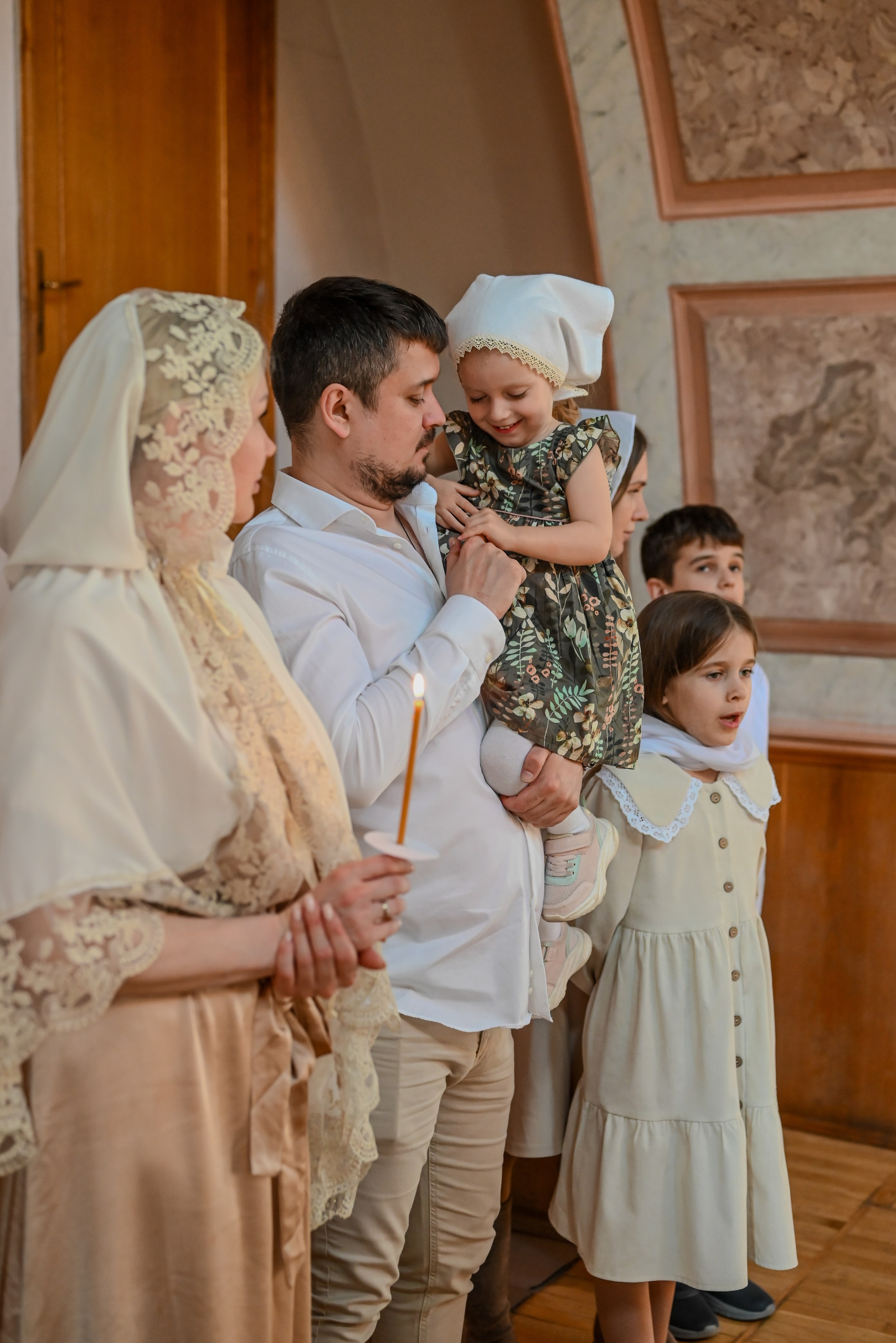 Крещение мама Анна. Семейный и детский фотограф Москва