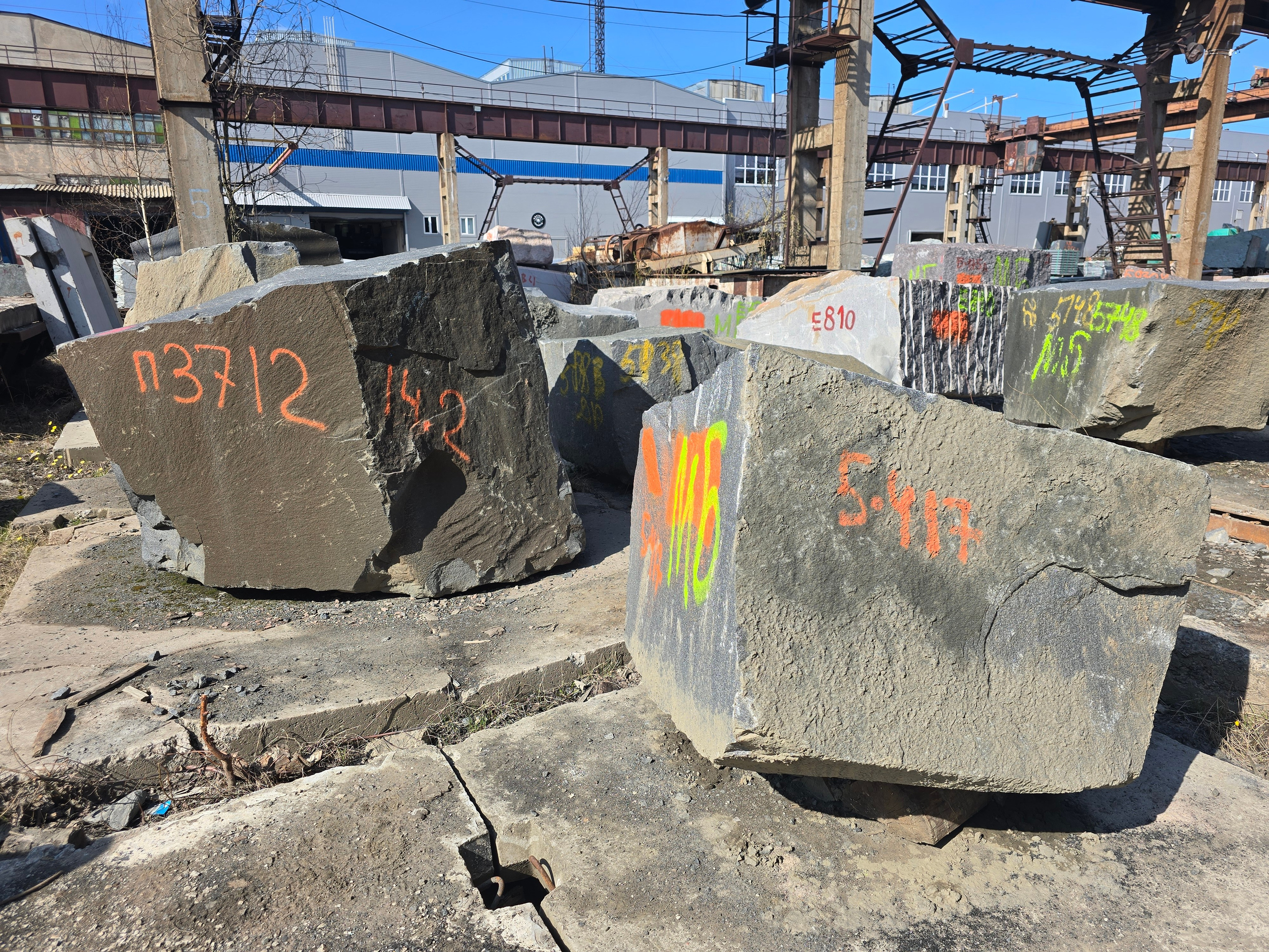 Петрозаводск. МБ Байковы. Гранит и камень из сердца Карелии