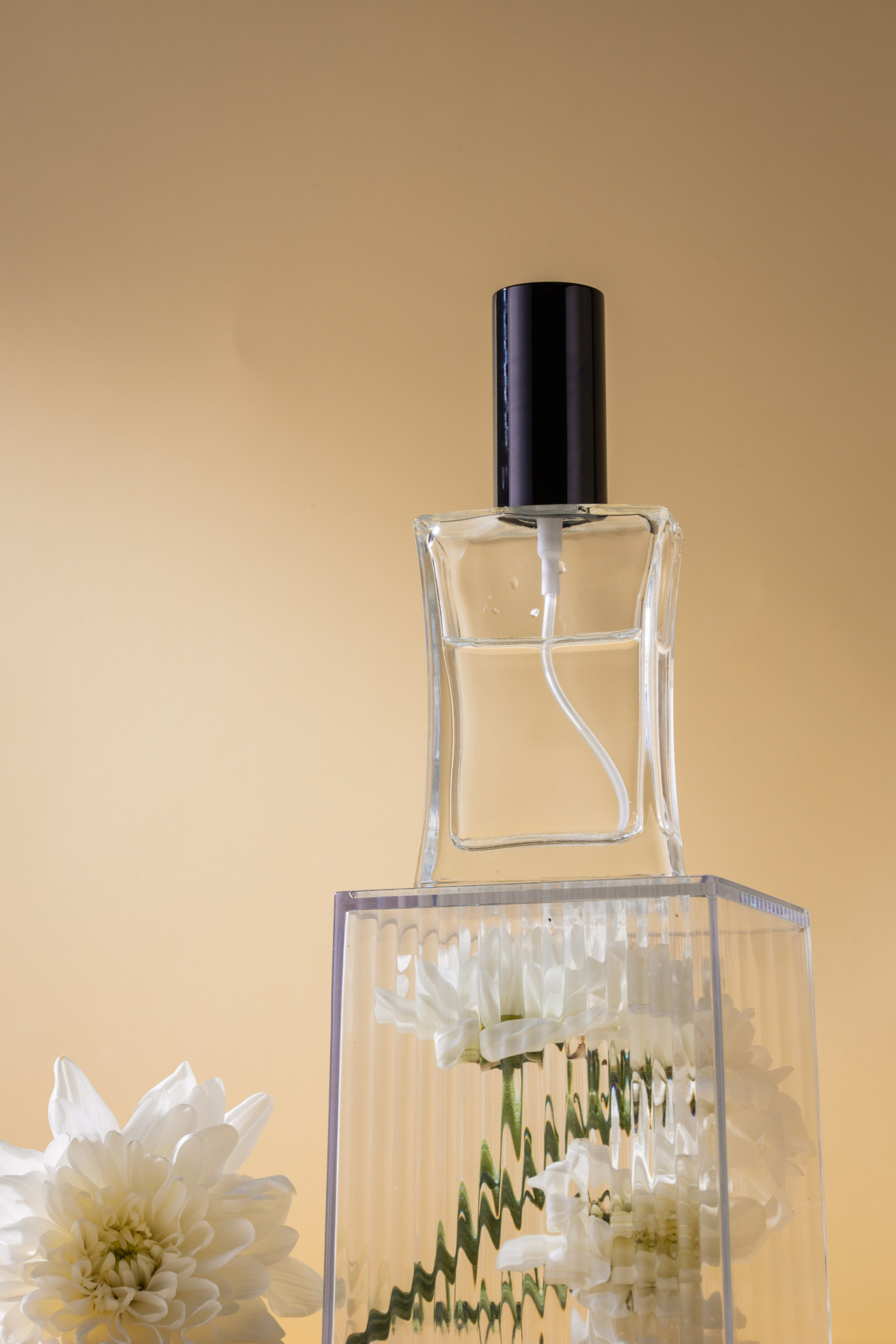 Parfum. Свадебный и студийный фотограф в Алматы Ильяс Кырбаев